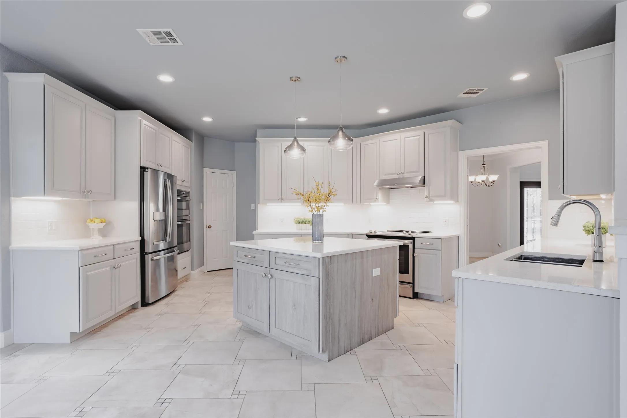 Single Family Residence For Sale in Collin County , 3915 Compton Drive, Richardson, Texas 75082, 4 Bedroom, 3 Bathroom, 2 Garage spaces, 3,211 Sqft, built in 1997, mls#21325078, Real Estate Agent in Richardson, Homes For Sale in Collin county, Homes For Sale in Richardson, Realtor in Richardson Texas, Real Estate Brokerage Independent Realty Texas, Luminita Cordes Realtor