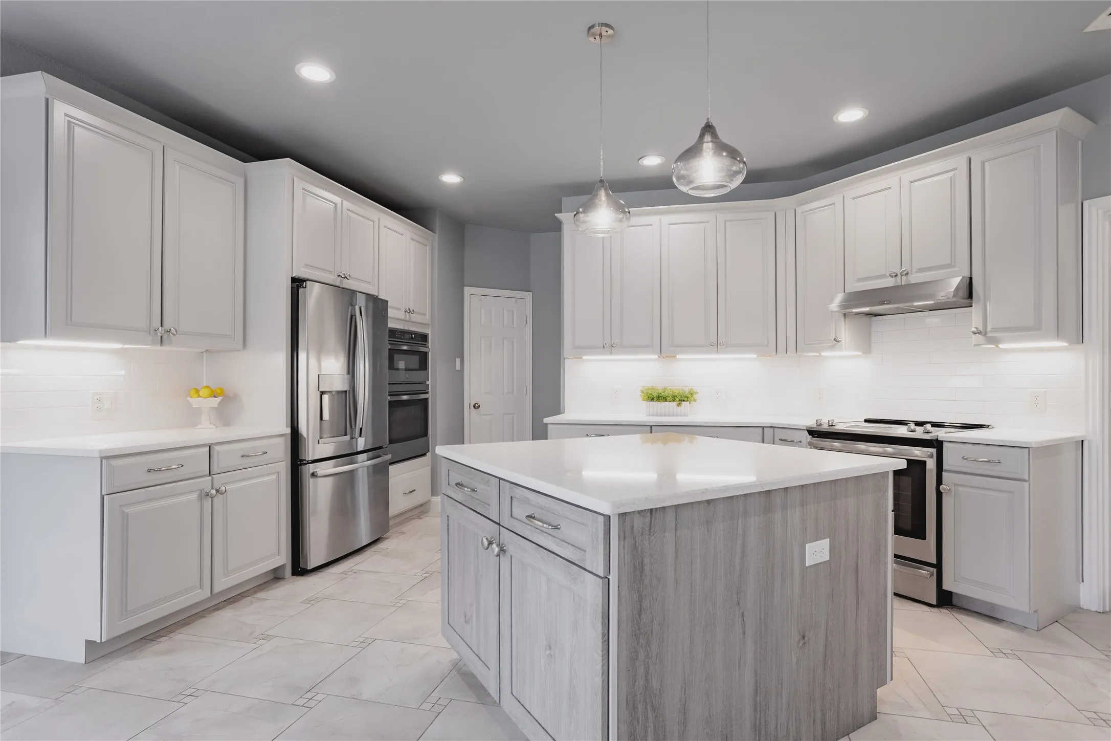 Single Family Residence For Sale in Collin County , 3915 Compton Drive, Richardson, Texas 75082, 4 Bedroom, 3 Bathroom, 2 Garage spaces, 3,211 Sqft, built in 1997, mls#21325078, Real Estate Agent in Richardson, Homes For Sale in Collin county, Homes For Sale in Richardson, Realtor in Richardson Texas, Real Estate Brokerage Independent Realty Texas, Luminita Cordes Realtor