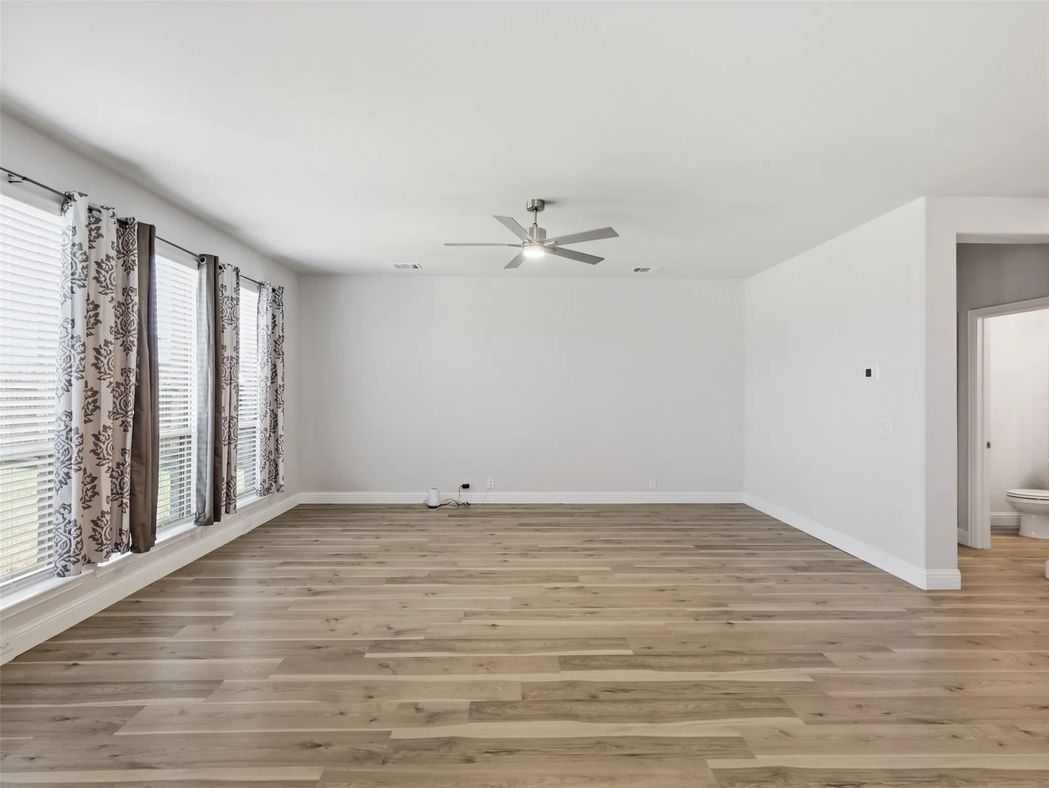 Single Family Residence For Sale in Hunt County , 201 Sweetwater Drive, Commerce, Texas 75428, 4 Bedroom, 3 Bathroom, 2 Garage spaces, 3,026 Sqft, built in 2023, mls#21327416, Real Estate Agent in Commerce, Homes For Sale in Hunt county, Homes For Sale in Commerce, Realtor in Commerce Texas, Real Estate Brokerage Independent Realty Texas, Luminita Cordes Realtor