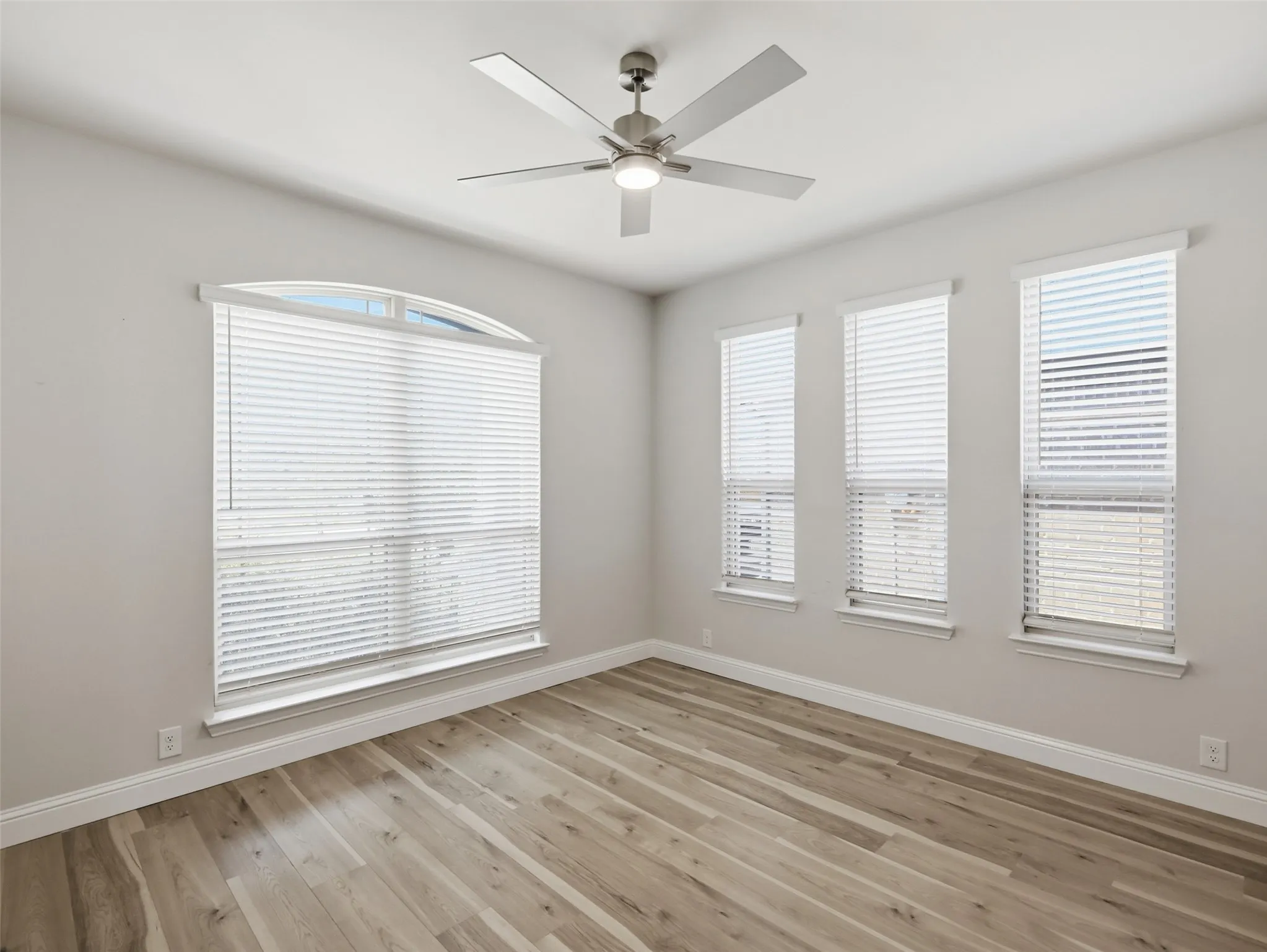 Single Family Residence For Sale in Hunt County , 201 Sweetwater Drive, Commerce, Texas 75428, 4 Bedroom, 3 Bathroom, 2 Garage spaces, 3,026 Sqft, built in 2023, mls#21327416, Real Estate Agent in Commerce, Homes For Sale in Hunt county, Homes For Sale in Commerce, Realtor in Commerce Texas, Real Estate Brokerage Independent Realty Texas, Luminita Cordes Realtor