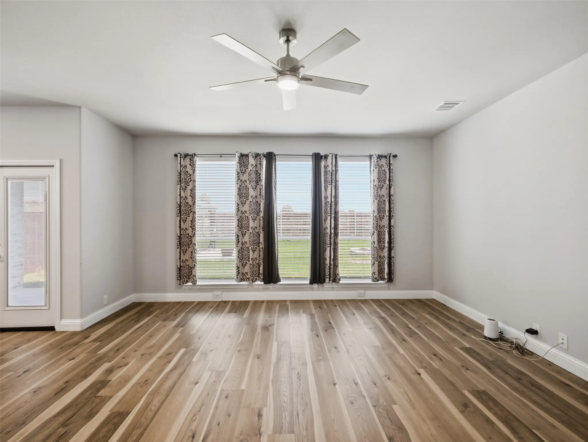 Single Family Residence For Sale in Hunt County , 201 Sweetwater Drive, Commerce, Texas 75428, 4 Bedroom, 3 Bathroom, 2 Garage spaces, 3,026 Sqft, built in 2023, mls#21327416, Real Estate Agent in Commerce, Homes For Sale in Hunt county, Homes For Sale in Commerce, Realtor in Commerce Texas, Real Estate Brokerage Independent Realty Texas, Luminita Cordes Realtor