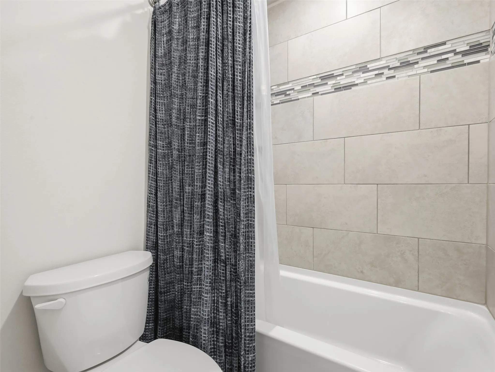 Single Family Residence For Sale in Hunt County , 201 Sweetwater Drive, Commerce, Texas 75428, 4 Bedroom, 3 Bathroom, 2 Garage spaces, 3,026 Sqft, built in 2023, mls#21327416, Real Estate Agent in Commerce, Homes For Sale in Hunt county, Homes For Sale in Commerce, Realtor in Commerce Texas, Real Estate Brokerage Independent Realty Texas, Luminita Cordes Realtor