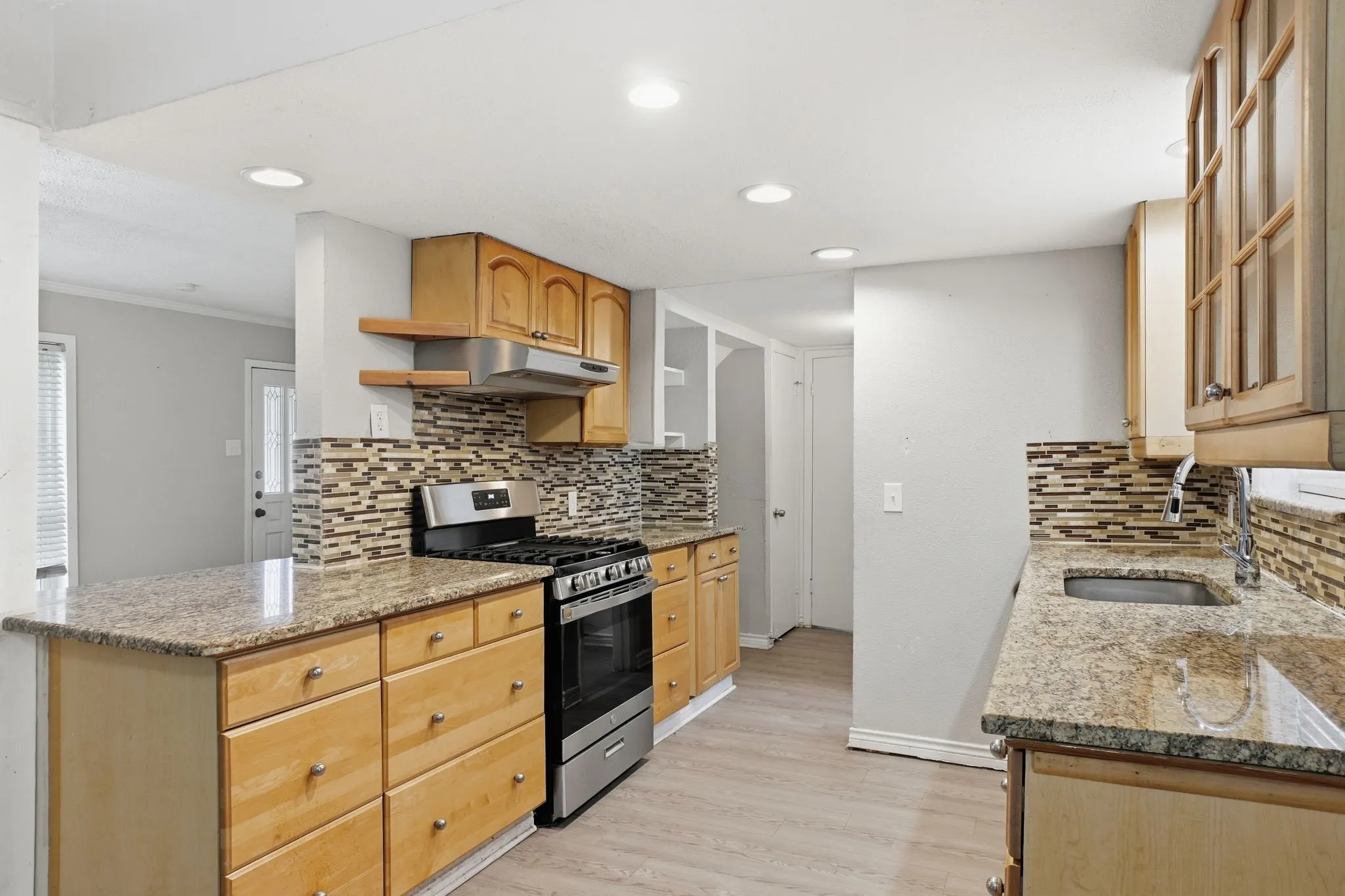 Single Family Residence For Sale in Dallas County , 2430 Mark Drive, Mesquite, Texas 75150, 4 Bedroom, 2 Bathroom, 1 Garage spaces, 1,672 Sqft, built in 1963, mls#21282253, Real Estate Agent in Mesquite, Homes For Sale in Dallas county, Homes For Sale in Mesquite, Realtor in Mesquite Texas, Real Estate Brokerage Independent Realty Texas, Luminita Cordes Realtor