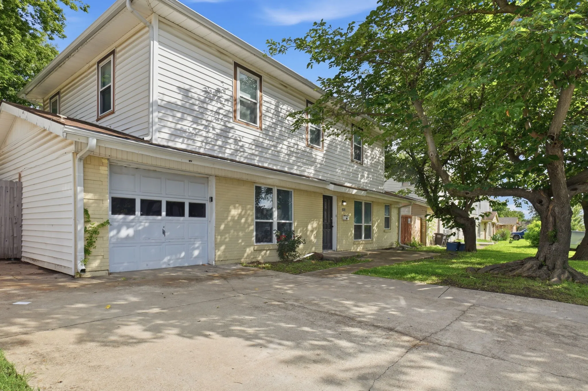 Single Family Residence For Sale in Dallas County , 2430 Mark Drive, Mesquite, Texas 75150, 4 Bedroom, 2 Bathroom, 1 Garage spaces, 1,672 Sqft, built in 1963, mls#21282253, Real Estate Agent in Mesquite, Homes For Sale in Dallas county, Homes For Sale in Mesquite, Realtor in Mesquite Texas, Real Estate Brokerage Independent Realty Texas, Luminita Cordes Realtor