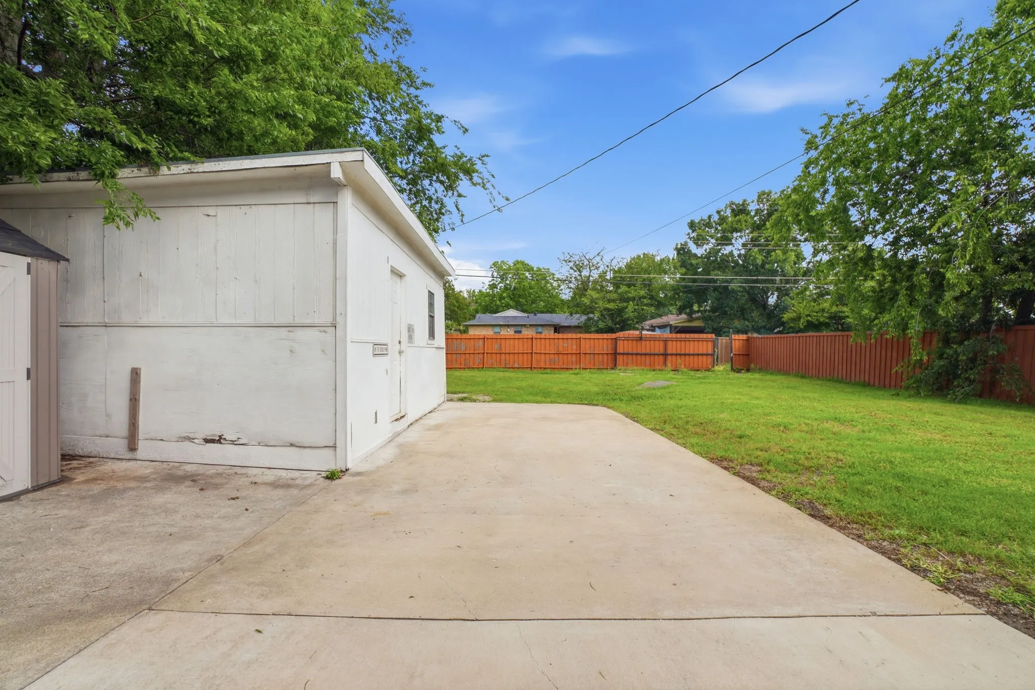 Single Family Residence For Sale in Dallas County , 2430 Mark Drive, Mesquite, Texas 75150, 4 Bedroom, 2 Bathroom, 1 Garage spaces, 1,672 Sqft, built in 1963, mls#21282253, Real Estate Agent in Mesquite, Homes For Sale in Dallas county, Homes For Sale in Mesquite, Realtor in Mesquite Texas, Real Estate Brokerage Independent Realty Texas, Luminita Cordes Realtor