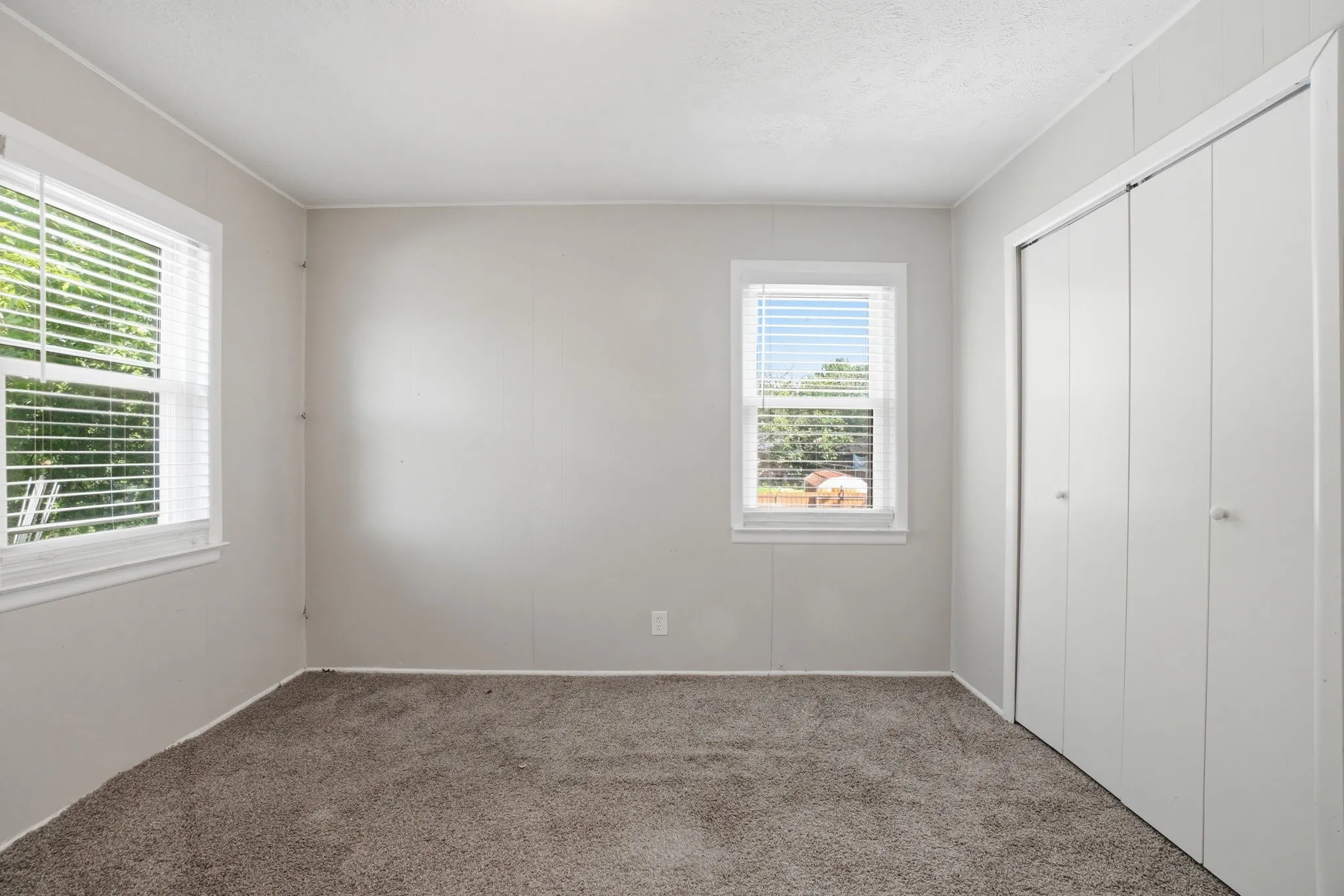 Single Family Residence For Sale in Dallas County , 2430 Mark Drive, Mesquite, Texas 75150, 4 Bedroom, 2 Bathroom, 1 Garage spaces, 1,672 Sqft, built in 1963, mls#21282253, Real Estate Agent in Mesquite, Homes For Sale in Dallas county, Homes For Sale in Mesquite, Realtor in Mesquite Texas, Real Estate Brokerage Independent Realty Texas, Luminita Cordes Realtor