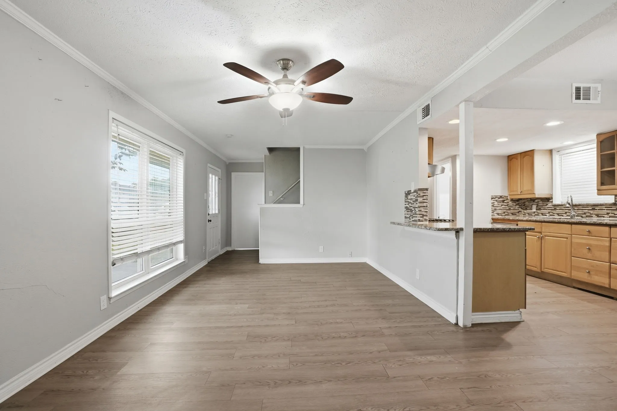 Single Family Residence For Sale in Dallas County , 2430 Mark Drive, Mesquite, Texas 75150, 4 Bedroom, 2 Bathroom, 1 Garage spaces, 1,672 Sqft, built in 1963, mls#21282253, Real Estate Agent in Mesquite, Homes For Sale in Dallas county, Homes For Sale in Mesquite, Realtor in Mesquite Texas, Real Estate Brokerage Independent Realty Texas, Luminita Cordes Realtor