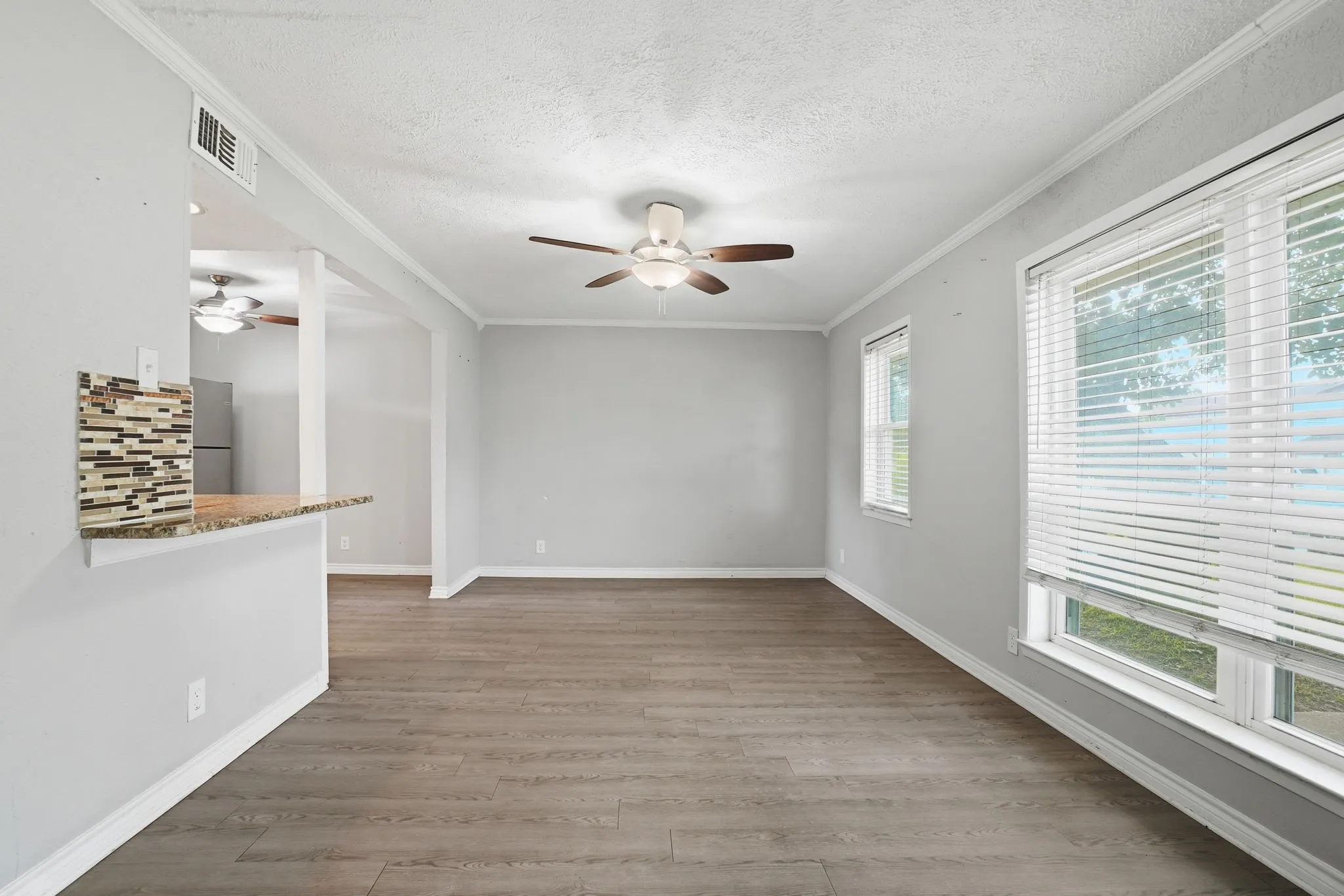 Single Family Residence For Sale in Dallas County , 2430 Mark Drive, Mesquite, Texas 75150, 4 Bedroom, 2 Bathroom, 1 Garage spaces, 1,672 Sqft, built in 1963, mls#21282253, Real Estate Agent in Mesquite, Homes For Sale in Dallas county, Homes For Sale in Mesquite, Realtor in Mesquite Texas, Real Estate Brokerage Independent Realty Texas, Luminita Cordes Realtor