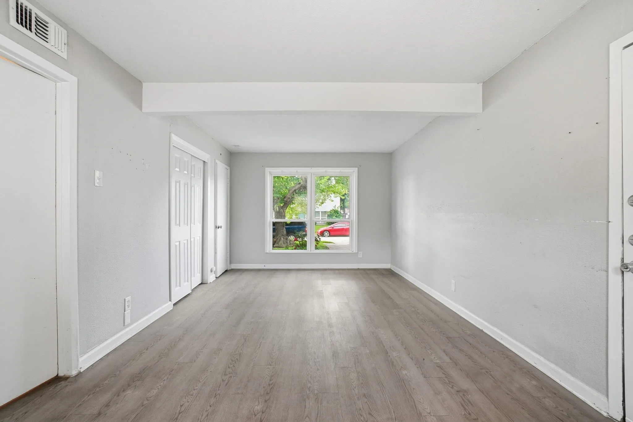 Single Family Residence For Sale in Dallas County , 2430 Mark Drive, Mesquite, Texas 75150, 4 Bedroom, 2 Bathroom, 1 Garage spaces, 1,672 Sqft, built in 1963, mls#21282253, Real Estate Agent in Mesquite, Homes For Sale in Dallas county, Homes For Sale in Mesquite, Realtor in Mesquite Texas, Real Estate Brokerage Independent Realty Texas, Luminita Cordes Realtor