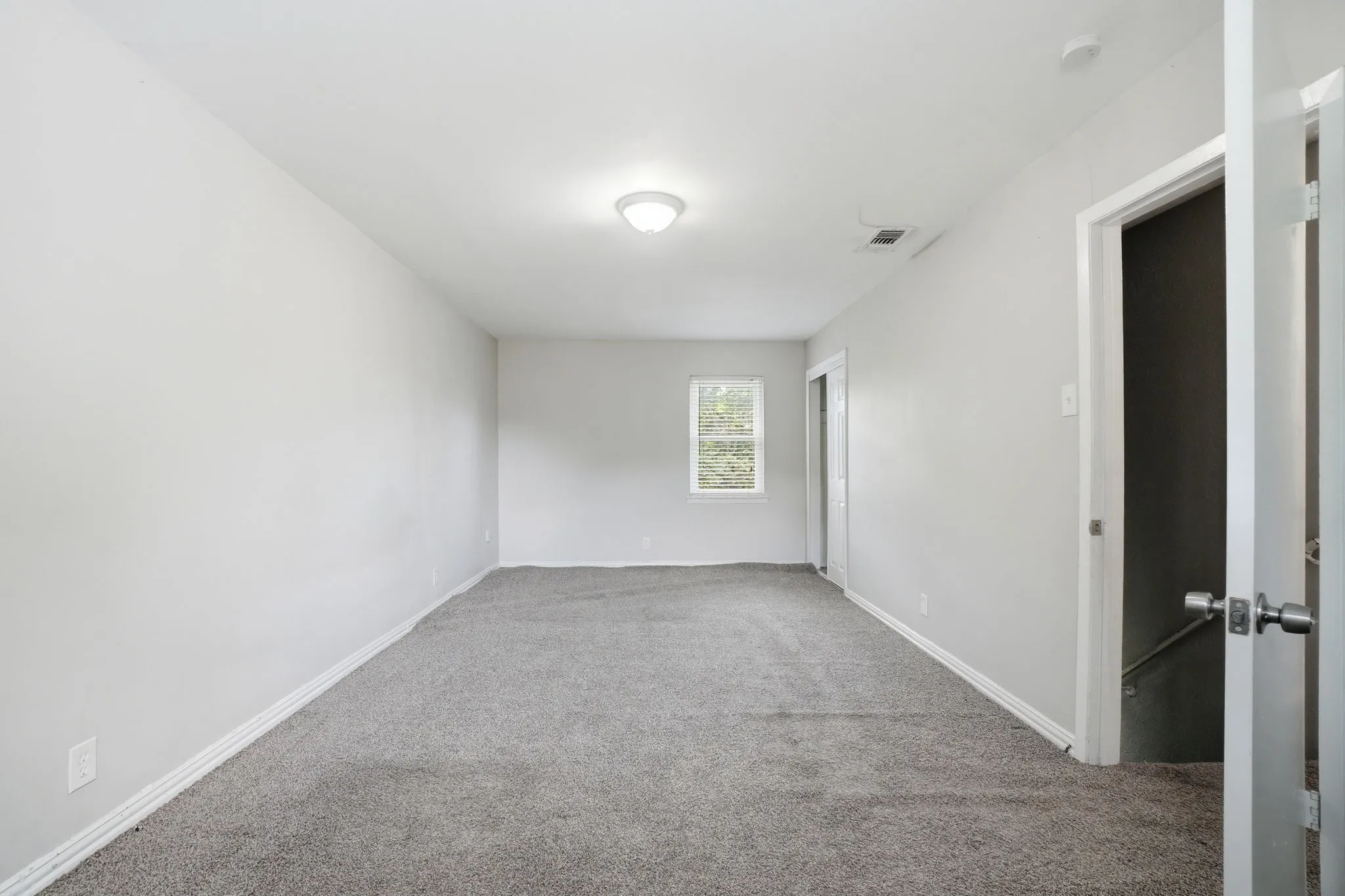 Single Family Residence For Sale in Dallas County , 2430 Mark Drive, Mesquite, Texas 75150, 4 Bedroom, 2 Bathroom, 1 Garage spaces, 1,672 Sqft, built in 1963, mls#21282253, Real Estate Agent in Mesquite, Homes For Sale in Dallas county, Homes For Sale in Mesquite, Realtor in Mesquite Texas, Real Estate Brokerage Independent Realty Texas, Luminita Cordes Realtor
