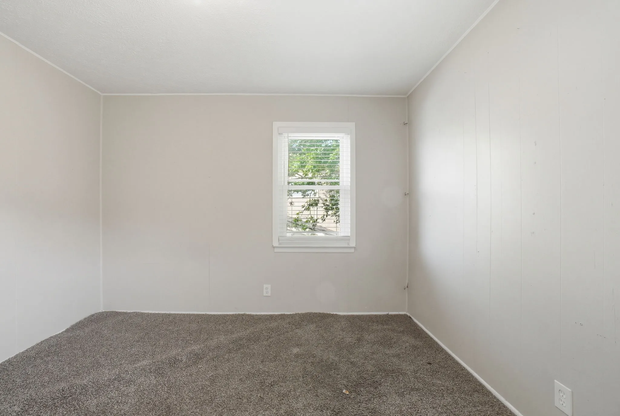 Single Family Residence For Sale in Dallas County , 2430 Mark Drive, Mesquite, Texas 75150, 4 Bedroom, 2 Bathroom, 1 Garage spaces, 1,672 Sqft, built in 1963, mls#21282253, Real Estate Agent in Mesquite, Homes For Sale in Dallas county, Homes For Sale in Mesquite, Realtor in Mesquite Texas, Real Estate Brokerage Independent Realty Texas, Luminita Cordes Realtor