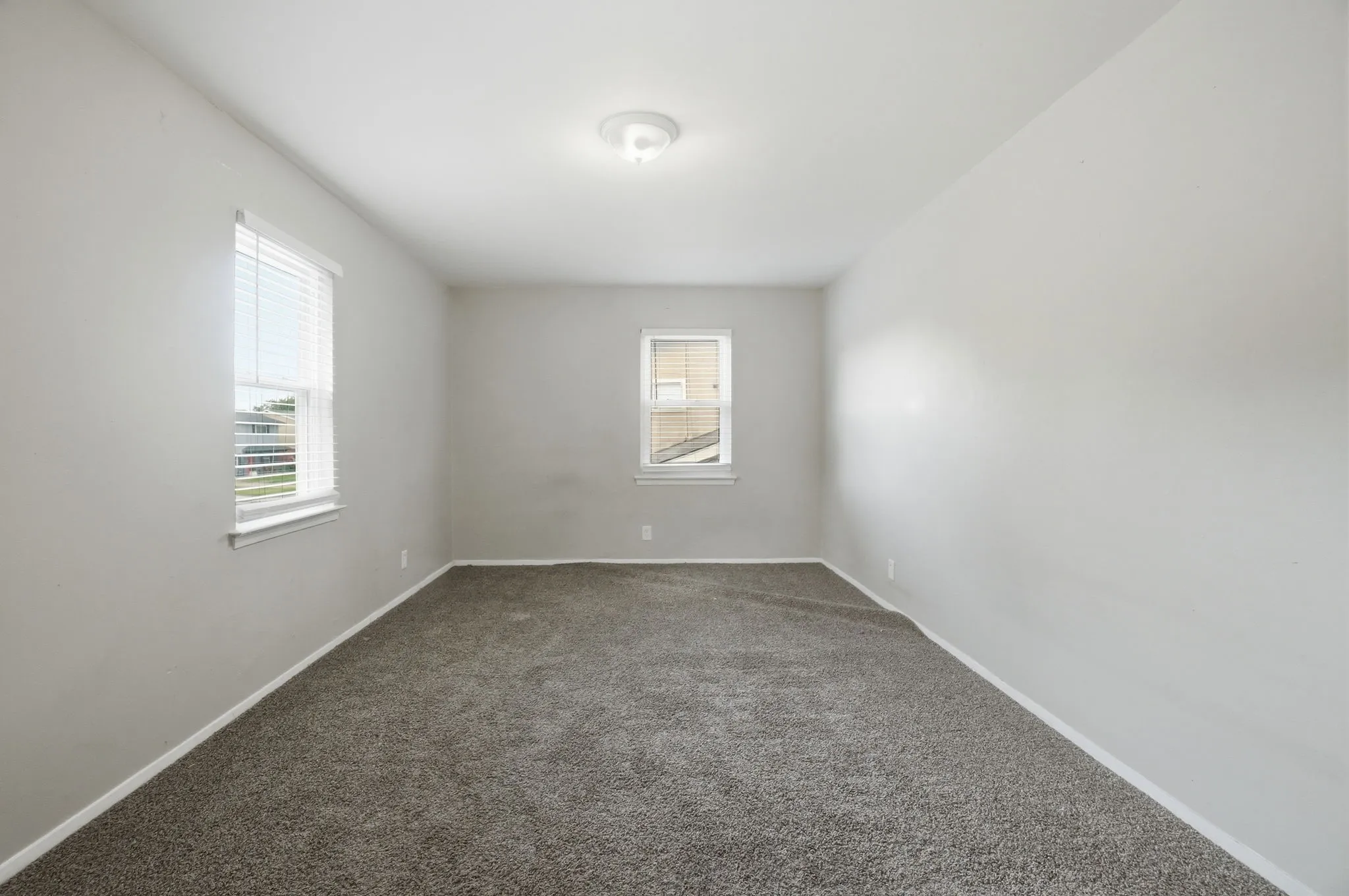 Single Family Residence For Sale in Dallas County , 2430 Mark Drive, Mesquite, Texas 75150, 4 Bedroom, 2 Bathroom, 1 Garage spaces, 1,672 Sqft, built in 1963, mls#21282253, Real Estate Agent in Mesquite, Homes For Sale in Dallas county, Homes For Sale in Mesquite, Realtor in Mesquite Texas, Real Estate Brokerage Independent Realty Texas, Luminita Cordes Realtor