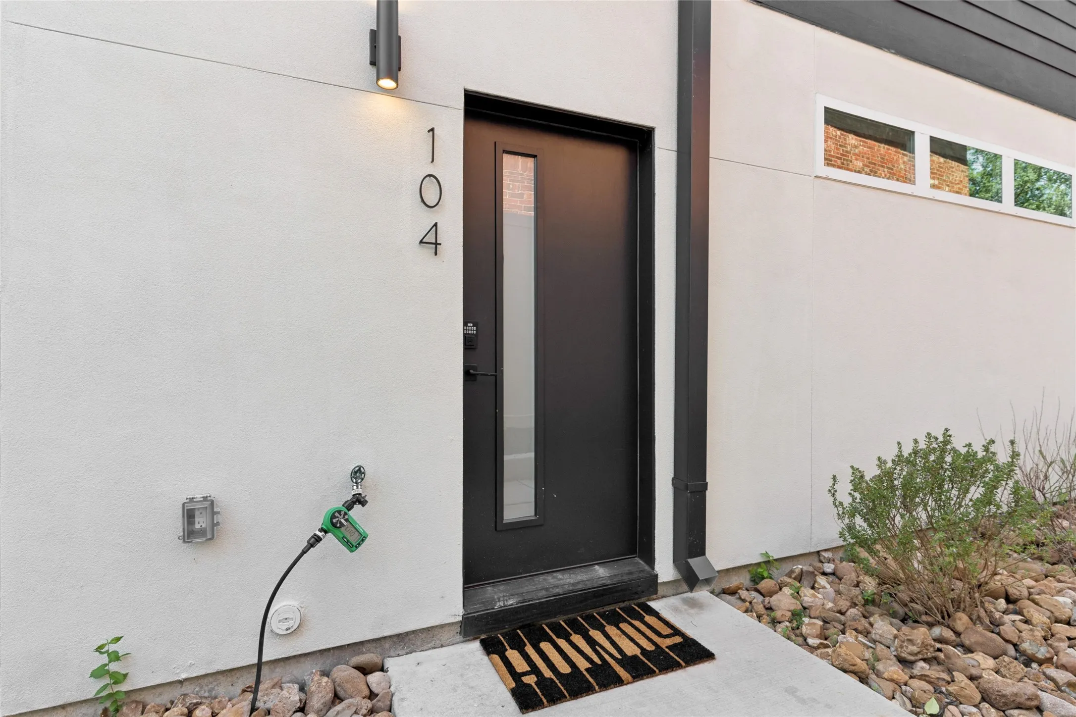 Single Family Residence For Rent in Dallas County , 2202 N Carroll Avenue 104, Dallas, Texas 75204, 2 Bedroom, 3 Bathroom, 2 Garage spaces, 1,840 Sqft, built in 2026, mls#21311911, Real Estate Agent in Dallas, Homes For Rent in Dallas county, Homes For Rent in Dallas, Realtor in Dallas Texas, Real Estate Brokerage Independent Realty Texas, Luminita Cordes Realtor