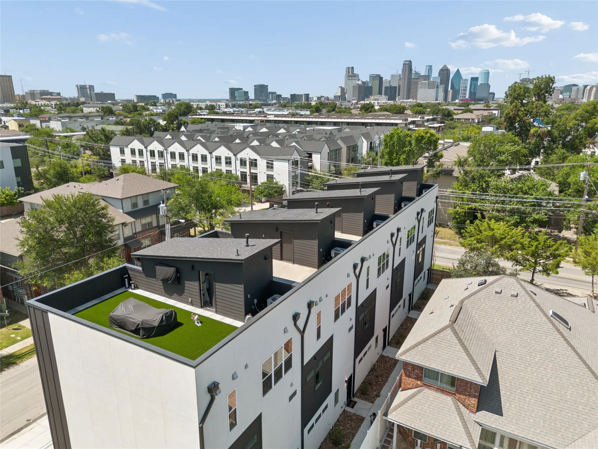 Single Family Residence For Rent in Dallas County , 2202 N Carroll Avenue 104, Dallas, Texas 75204, 2 Bedroom, 3 Bathroom, 2 Garage spaces, 1,840 Sqft, built in 2026, mls#21311911, Real Estate Agent in Dallas, Homes For Rent in Dallas county, Homes For Rent in Dallas, Realtor in Dallas Texas, Real Estate Brokerage Independent Realty Texas, Luminita Cordes Realtor
