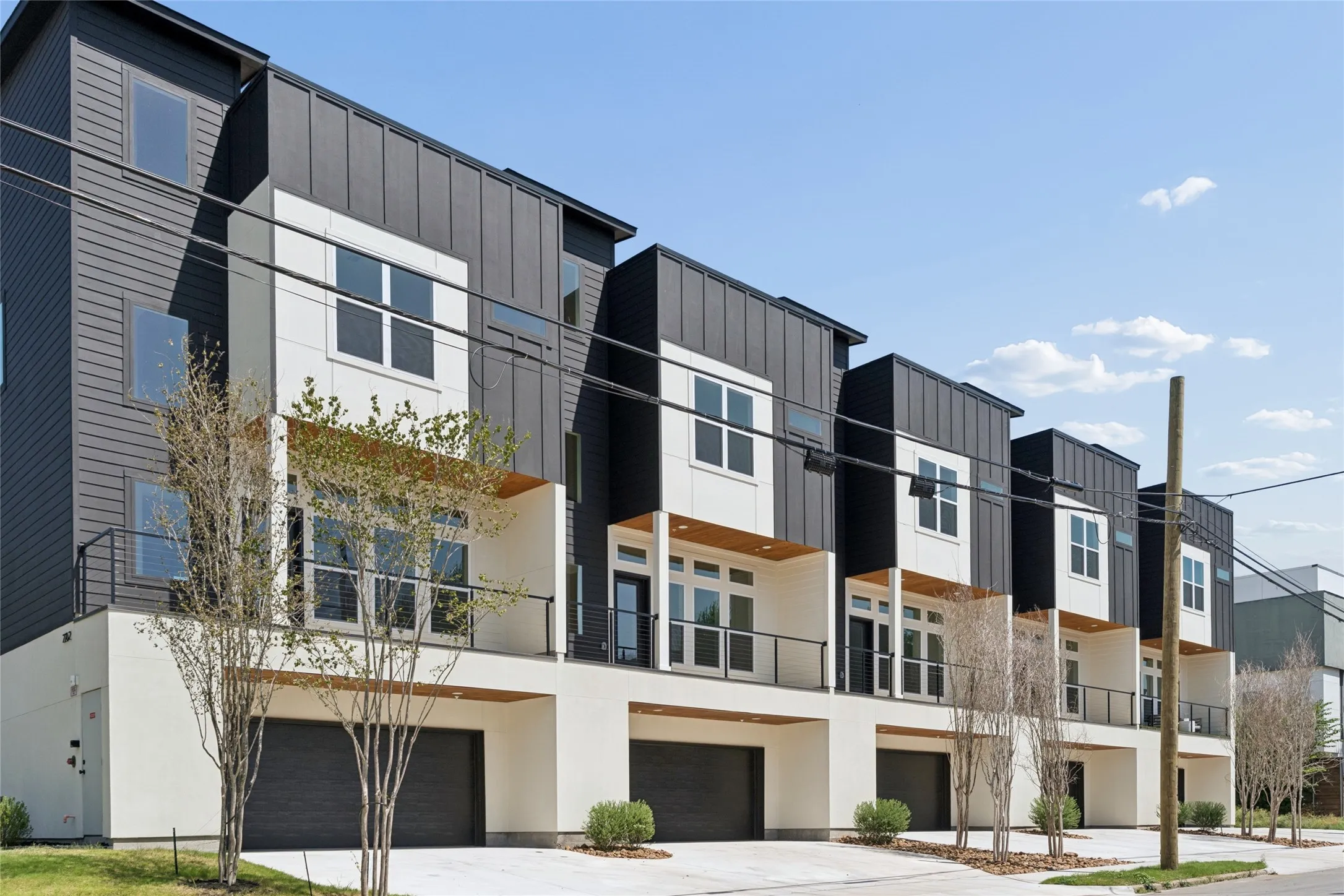Single Family Residence For Rent in Dallas County , 2202 N Carroll Avenue 104, Dallas, Texas 75204, 2 Bedroom, 3 Bathroom, 2 Garage spaces, 1,840 Sqft, built in 2026, mls#21311911, Real Estate Agent in Dallas, Homes For Rent in Dallas county, Homes For Rent in Dallas, Realtor in Dallas Texas, Real Estate Brokerage Independent Realty Texas, Luminita Cordes Realtor