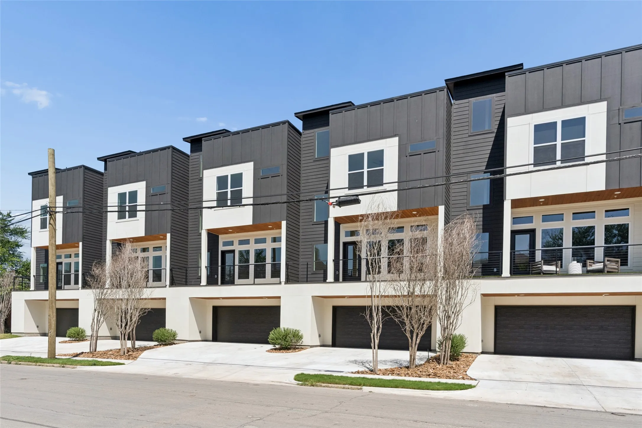 Single Family Residence For Rent in Dallas County , 2202 N Carroll Avenue 104, Dallas, Texas 75204, 2 Bedroom, 3 Bathroom, 2 Garage spaces, 1,840 Sqft, built in 2026, mls#21311911, Real Estate Agent in Dallas, Homes For Rent in Dallas county, Homes For Rent in Dallas, Realtor in Dallas Texas, Real Estate Brokerage Independent Realty Texas, Luminita Cordes Realtor