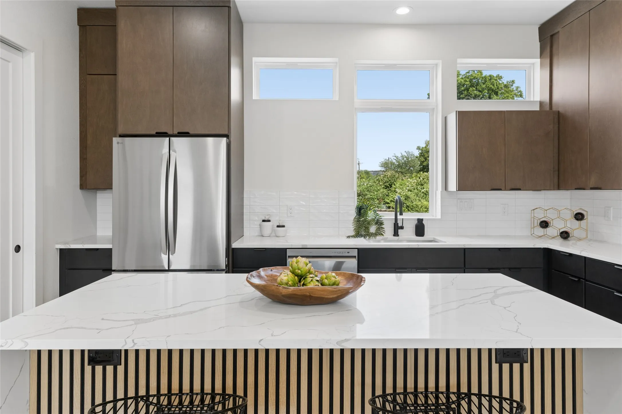 Single Family Residence For Rent in Dallas County , 2202 N Carroll Avenue 104, Dallas, Texas 75204, 2 Bedroom, 3 Bathroom, 2 Garage spaces, 1,840 Sqft, built in 2026, mls#21311911, Real Estate Agent in Dallas, Homes For Rent in Dallas county, Homes For Rent in Dallas, Realtor in Dallas Texas, Real Estate Brokerage Independent Realty Texas, Luminita Cordes Realtor