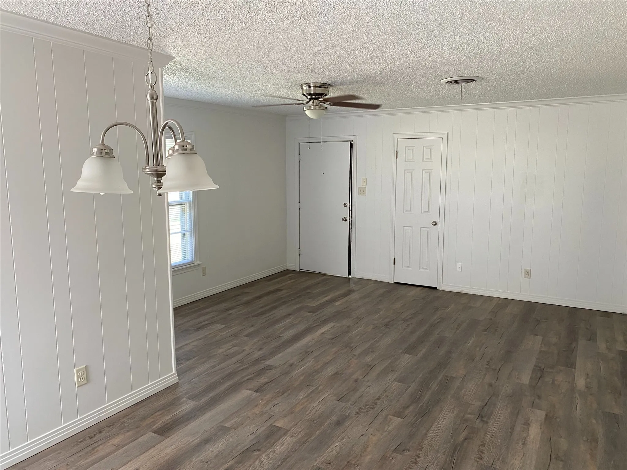 Single Family Residence For Sale in Taylor County , 2371 Moore Street, Abilene, Texas 79605, 3 Bedrooms, 1 Bathroom, 1 Garage spaces, 965 Sqft, built in 1958, Price $200,000, mls#21327743, Real Estate Agent in Abilene, Homes For Sale in Taylor county, Homes For Sale in Abilene, Realtor in Abilene Texas, Real Estate Brokerage Independent Realty Texas, Luminita Cordes Realtor