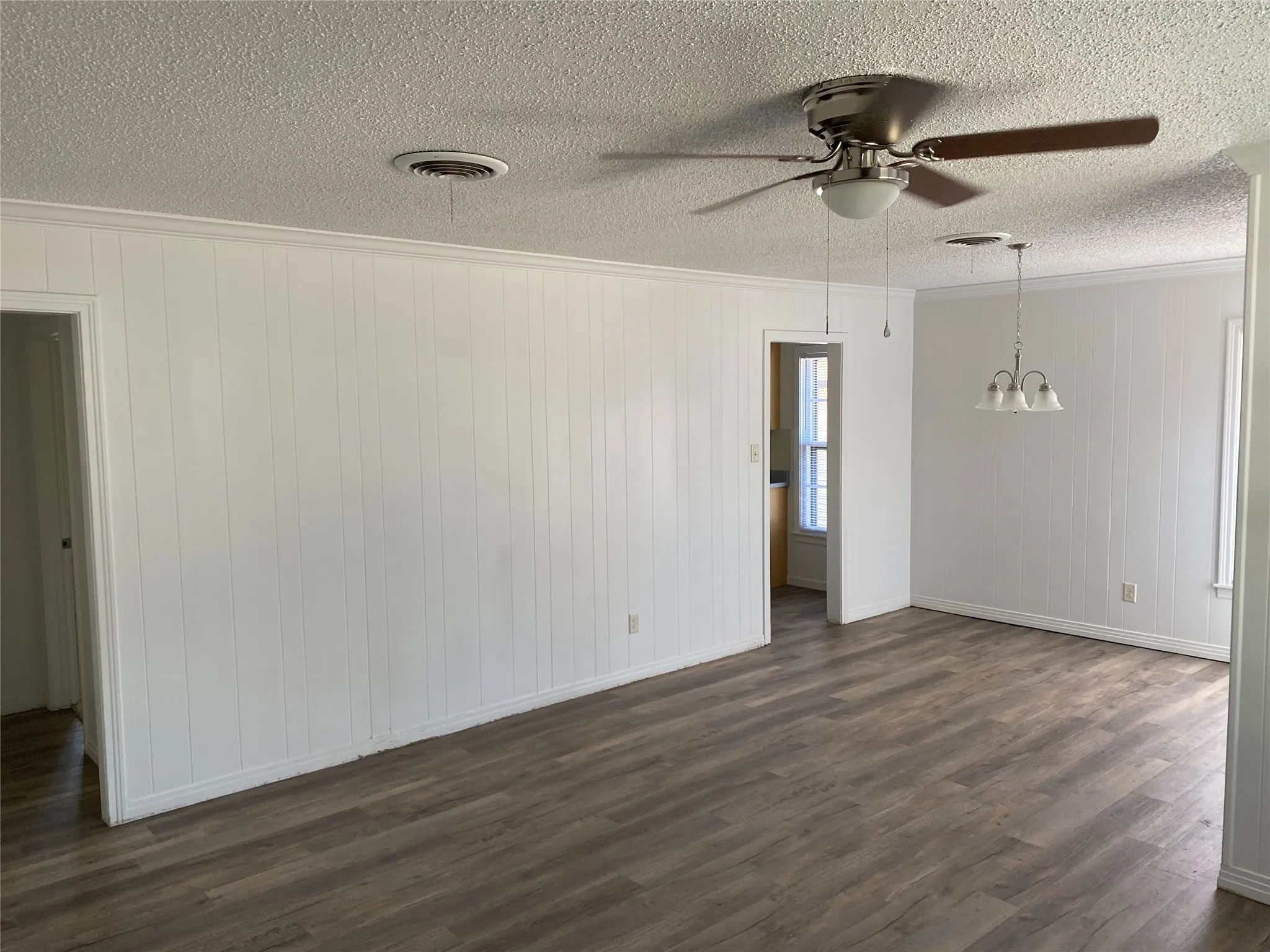 Single Family Residence For Sale in Taylor County , 2371 Moore Street, Abilene, Texas 79605, 3 Bedrooms, 1 Bathroom, 1 Garage spaces, 965 Sqft, built in 1958, Price $200,000, mls#21327743, Real Estate Agent in Abilene, Homes For Sale in Taylor county, Homes For Sale in Abilene, Realtor in Abilene Texas, Real Estate Brokerage Independent Realty Texas, Luminita Cordes Realtor