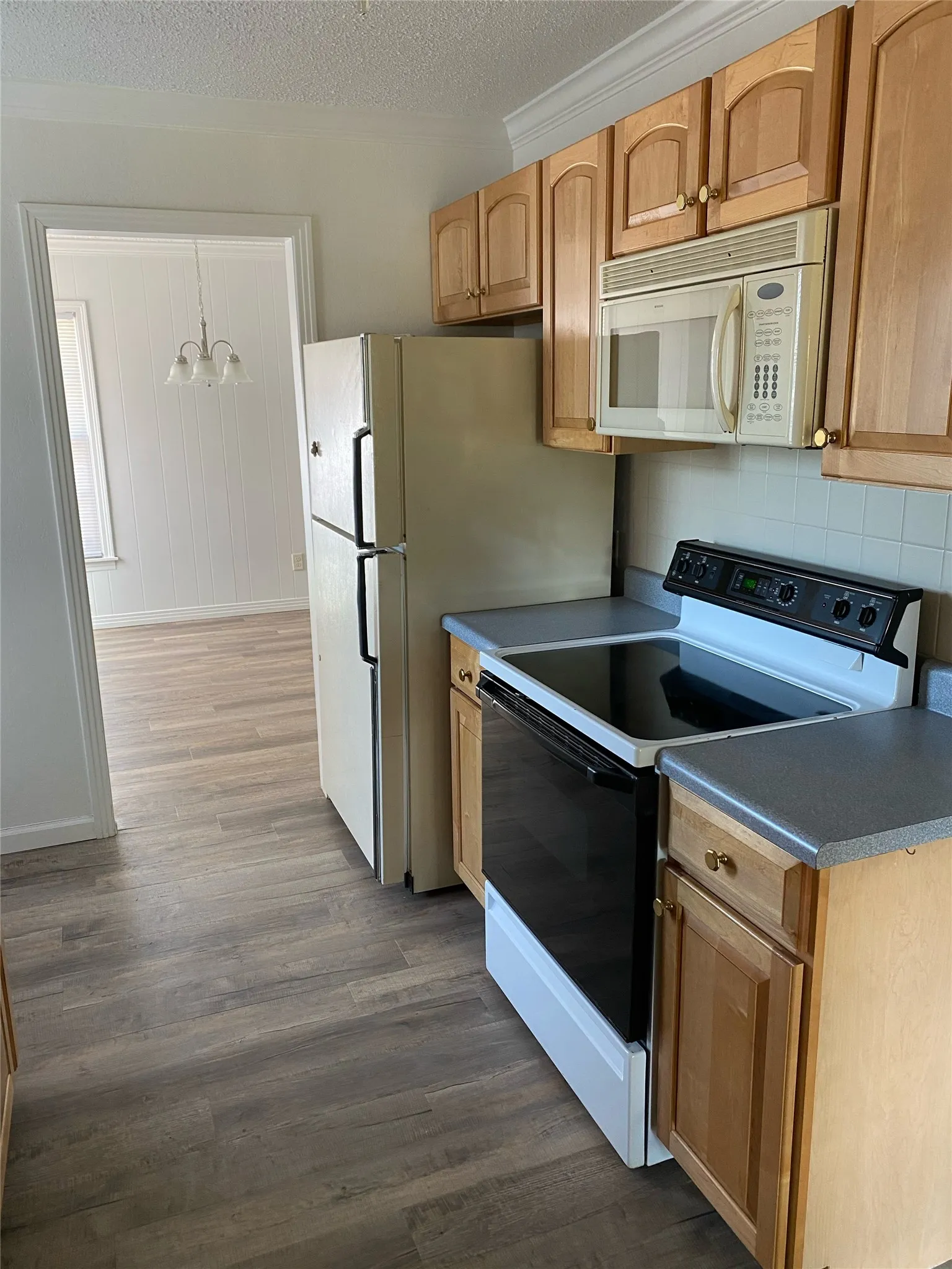 Single Family Residence For Sale in Taylor County , 2371 Moore Street, Abilene, Texas 79605, 3 Bedrooms, 1 Bathroom, 1 Garage spaces, 965 Sqft, built in 1958, Price $200,000, mls#21327743, Real Estate Agent in Abilene, Homes For Sale in Taylor county, Homes For Sale in Abilene, Realtor in Abilene Texas, Real Estate Brokerage Independent Realty Texas, Luminita Cordes Realtor