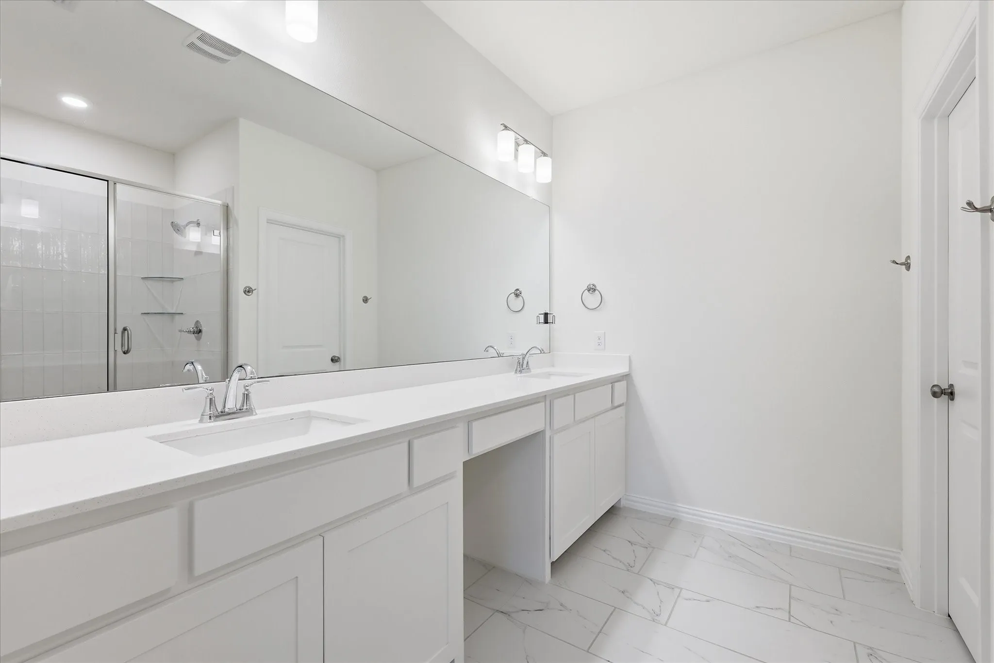 Townhouse For Sale in Dallas County , 2537 Buttonbush Lane, Garland, Texas 75042, 2 Bedroom, 3 Bathroom, 2 Garage spaces, 1,565 Sqft, built in 2023, Price $335,000, mls#21325068, Real Estate Agent in Garland, Homes For Sale in Dallas county, Homes For Sale in Garland, Realtor in Garland Texas, Real Estate Brokerage Independent Realty Texas, Luminita Cordes Realtor