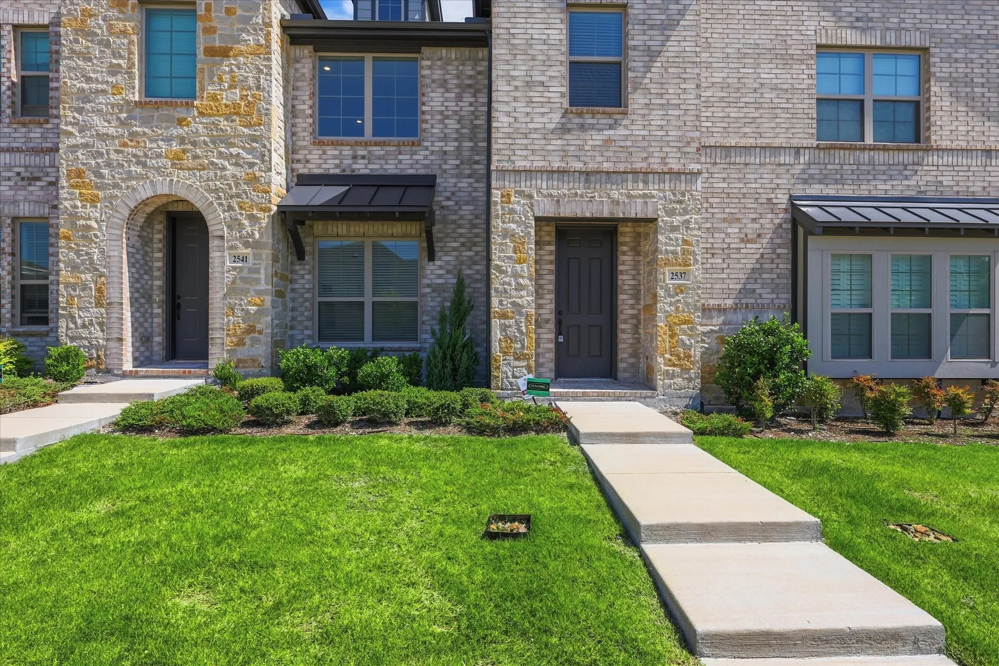 Townhouse For Sale in Dallas County , 2537 Buttonbush Lane, Garland, Texas 75042, 2 Bedroom, 3 Bathroom, 2 Garage spaces, 1,565 Sqft, built in 2023, Price $335,000, mls#21325068, Real Estate Agent in Garland, Homes For Sale in Dallas county, Homes For Sale in Garland, Realtor in Garland Texas, Real Estate Brokerage Independent Realty Texas, Luminita Cordes Realtor