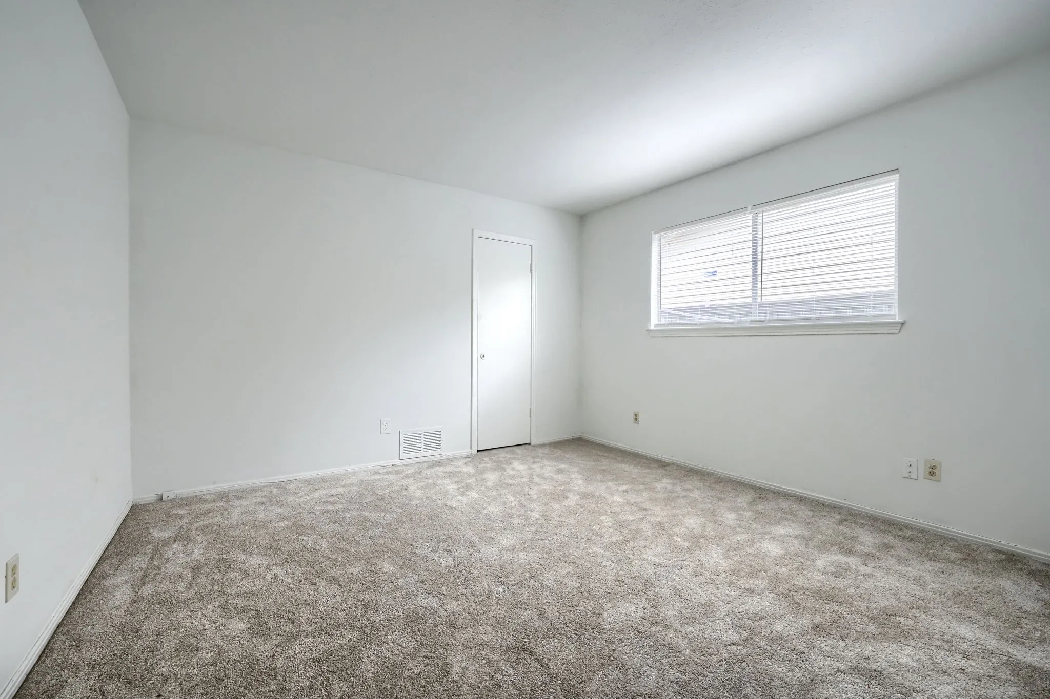 Single Family Residence For Rent in Dallas County , 9661 Limestone Drive, Dallas, Texas 75217, 4 Bedroom, 2 Bathroom, Garage spaces, 1,341 Sqft, built in 1972, mls#21307391, Real Estate Agent in Dallas, Homes For Rent in Dallas county, Homes For Rent in Dallas, Realtor in Dallas Texas, Real Estate Brokerage Independent Realty Texas, Luminita Cordes Realtor