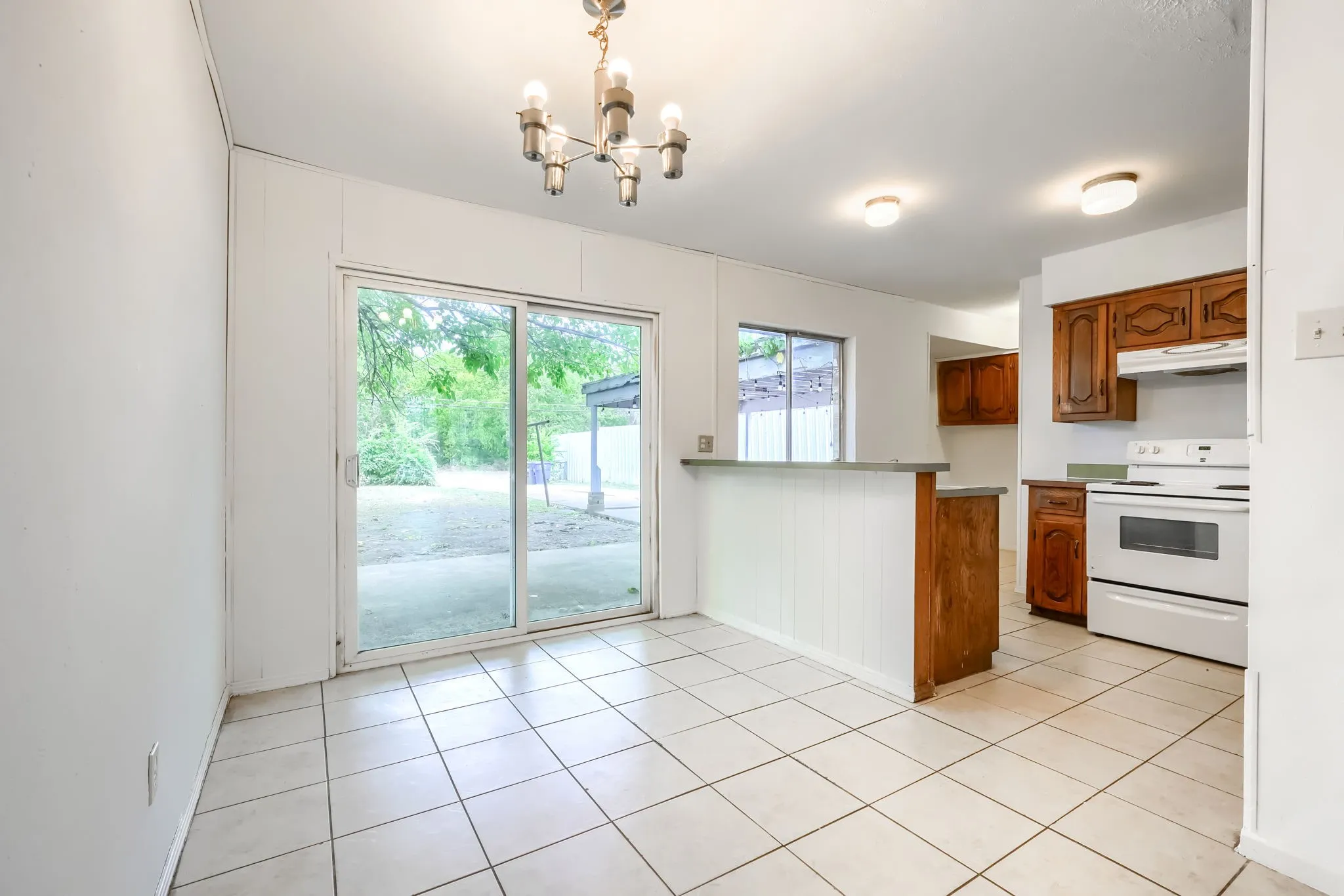 Single Family Residence For Rent in Dallas County , 9661 Limestone Drive, Dallas, Texas 75217, 4 Bedroom, 2 Bathroom, Garage spaces, 1,341 Sqft, built in 1972, mls#21307391, Real Estate Agent in Dallas, Homes For Rent in Dallas county, Homes For Rent in Dallas, Realtor in Dallas Texas, Real Estate Brokerage Independent Realty Texas, Luminita Cordes Realtor