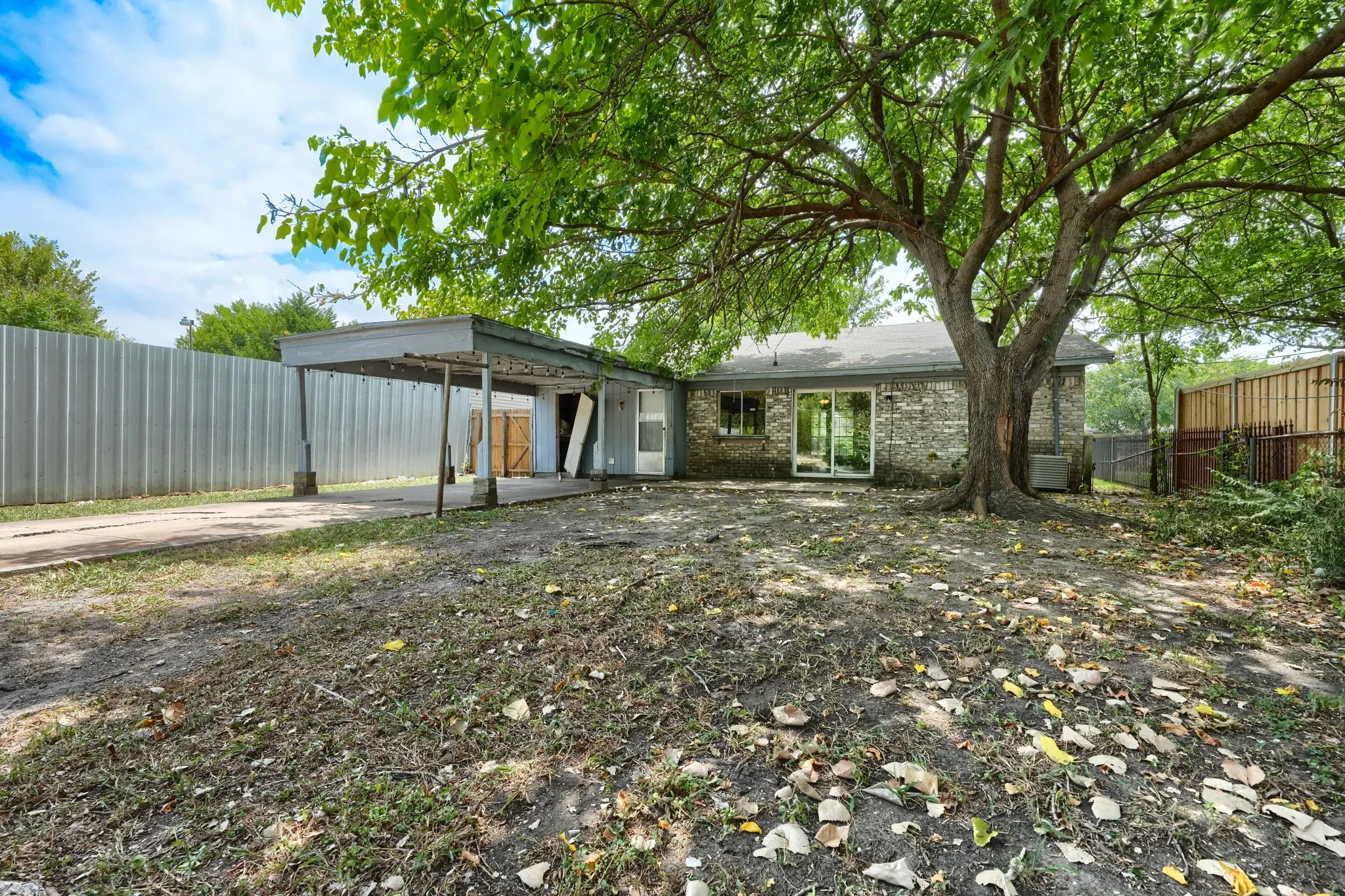 Single Family Residence For Rent in Dallas County , 9661 Limestone Drive, Dallas, Texas 75217, 4 Bedroom, 2 Bathroom, Garage spaces, 1,341 Sqft, built in 1972, mls#21307391, Real Estate Agent in Dallas, Homes For Rent in Dallas county, Homes For Rent in Dallas, Realtor in Dallas Texas, Real Estate Brokerage Independent Realty Texas, Luminita Cordes Realtor