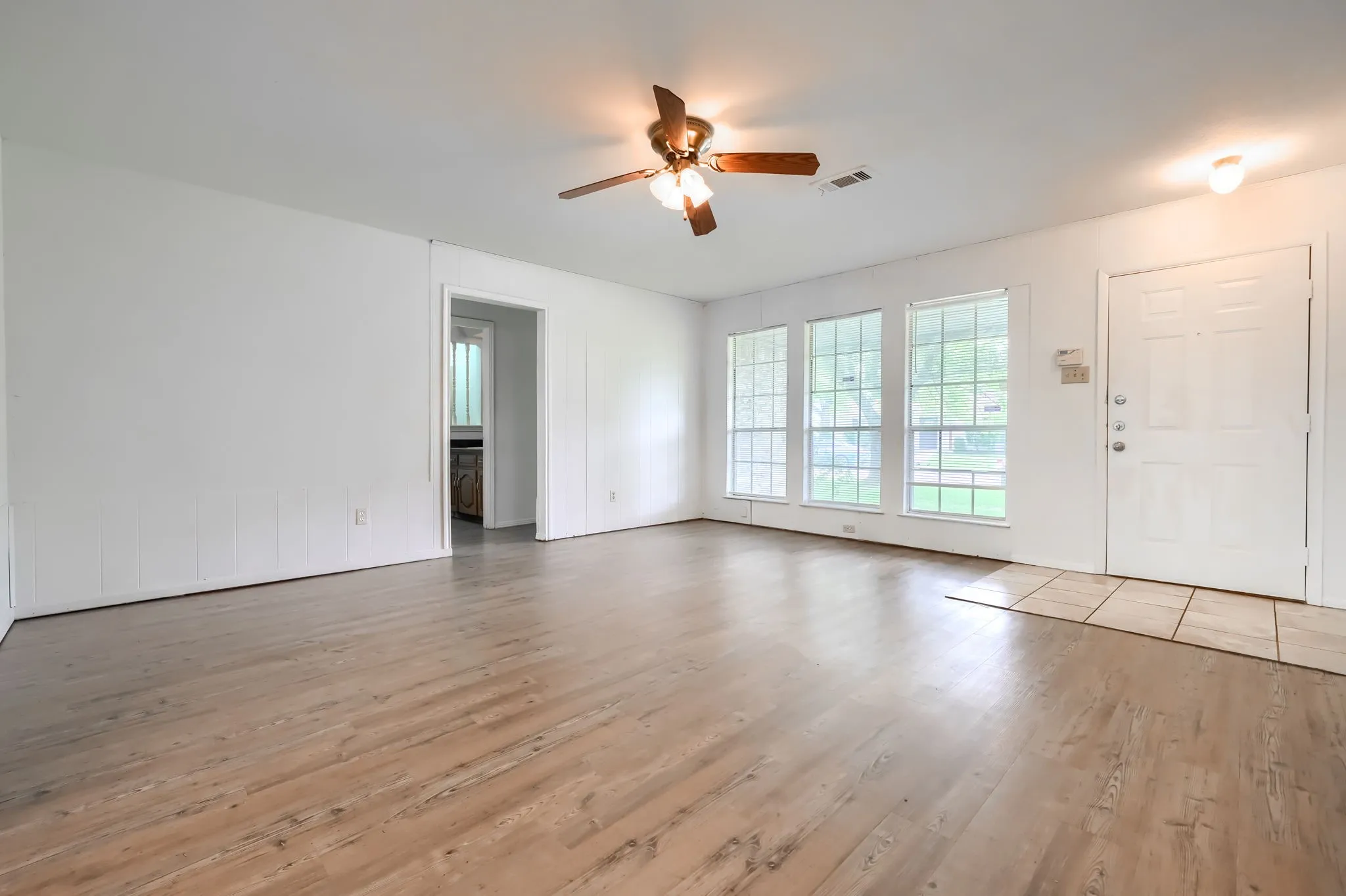 Single Family Residence For Rent in Dallas County , 9661 Limestone Drive, Dallas, Texas 75217, 4 Bedroom, 2 Bathroom, Garage spaces, 1,341 Sqft, built in 1972, mls#21307391, Real Estate Agent in Dallas, Homes For Rent in Dallas county, Homes For Rent in Dallas, Realtor in Dallas Texas, Real Estate Brokerage Independent Realty Texas, Luminita Cordes Realtor