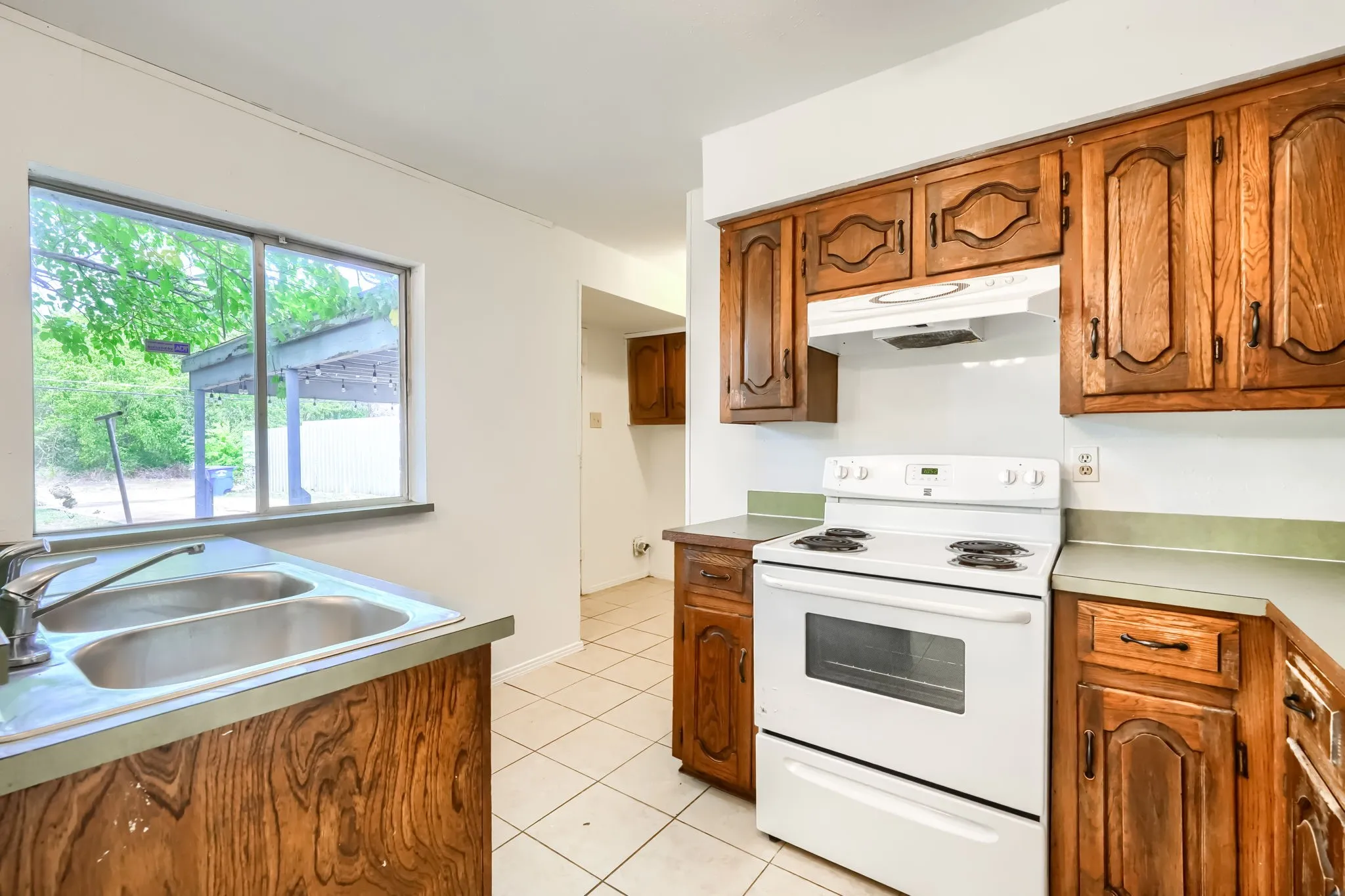 Single Family Residence For Rent in Dallas County , 9661 Limestone Drive, Dallas, Texas 75217, 4 Bedroom, 2 Bathroom, Garage spaces, 1,341 Sqft, built in 1972, mls#21307391, Real Estate Agent in Dallas, Homes For Rent in Dallas county, Homes For Rent in Dallas, Realtor in Dallas Texas, Real Estate Brokerage Independent Realty Texas, Luminita Cordes Realtor