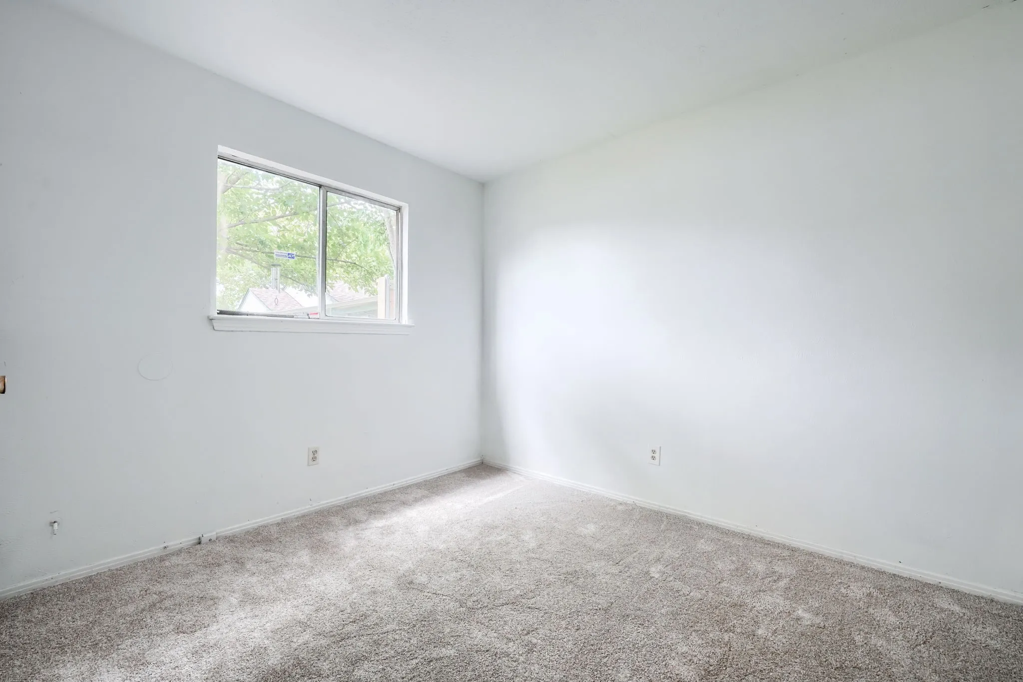 Single Family Residence For Rent in Dallas County , 9661 Limestone Drive, Dallas, Texas 75217, 4 Bedroom, 2 Bathroom, Garage spaces, 1,341 Sqft, built in 1972, mls#21307391, Real Estate Agent in Dallas, Homes For Rent in Dallas county, Homes For Rent in Dallas, Realtor in Dallas Texas, Real Estate Brokerage Independent Realty Texas, Luminita Cordes Realtor