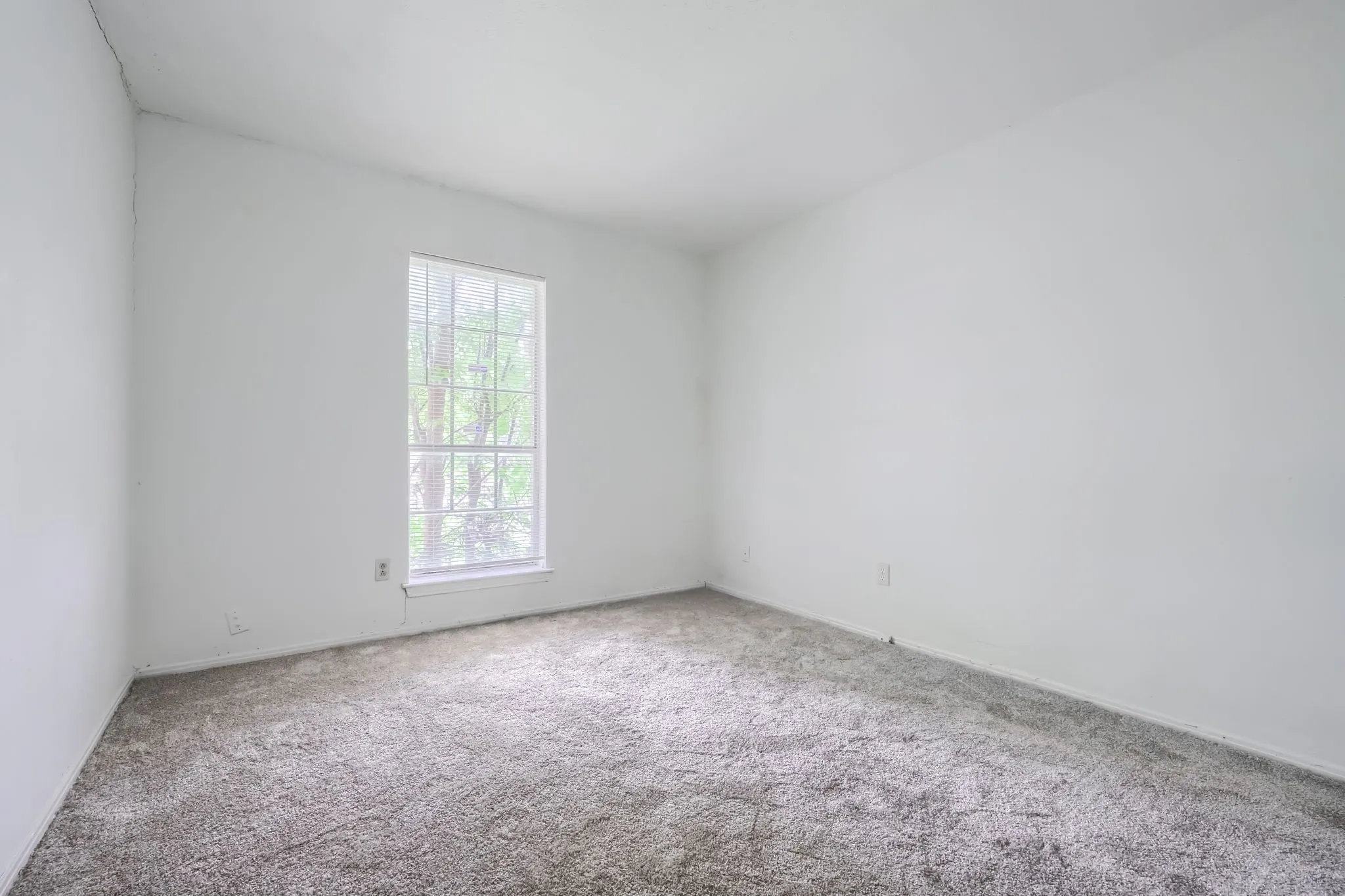 Single Family Residence For Rent in Dallas County , 9661 Limestone Drive, Dallas, Texas 75217, 4 Bedroom, 2 Bathroom, Garage spaces, 1,341 Sqft, built in 1972, mls#21307391, Real Estate Agent in Dallas, Homes For Rent in Dallas county, Homes For Rent in Dallas, Realtor in Dallas Texas, Real Estate Brokerage Independent Realty Texas, Luminita Cordes Realtor