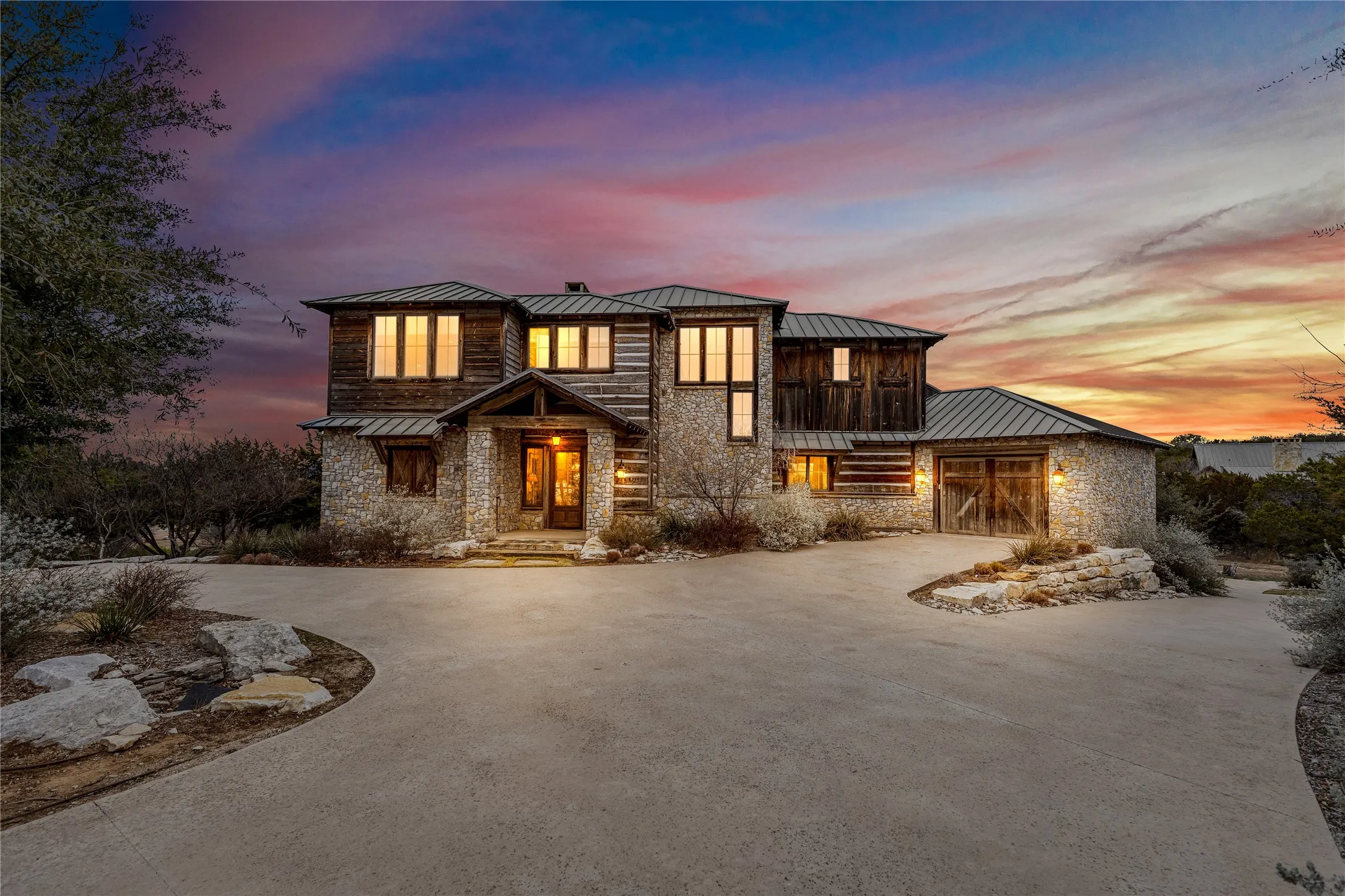 Single Family Residence For Sale in Palo Pinto County , 1064 Hidden Creek Drive, Graford, Texas 76449, 5 Bedroom, 8 Bathroom, 2 Garage spaces, 5,996 Sqft, built in 2015, mls#21326976, Real Estate Agent in Graford, Homes For Sale in Palo Pinto county, Homes For Sale in Graford, Realtor in Graford Texas, Real Estate Brokerage Independent Realty Texas, Luminita Cordes Realtor