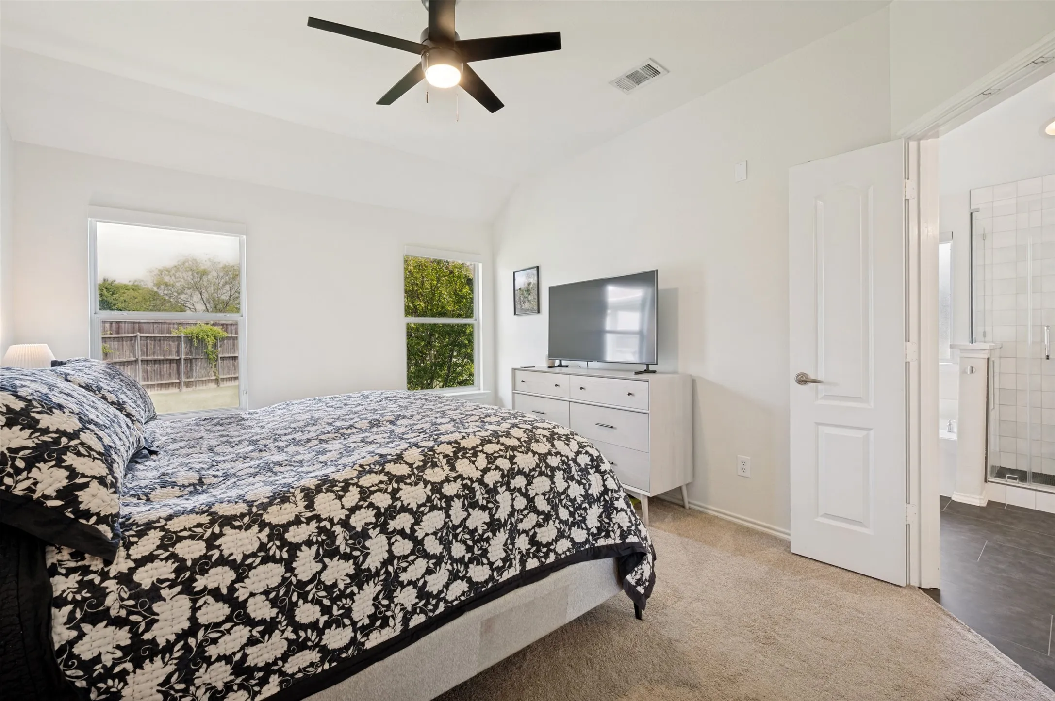 Single Family Residence For Sale in Collin County , 200 Ferndale Drive, Mc Kinney, Texas 75071, 3 Bedroom, 2 Bathroom, 2 Garage spaces, 1,801 Sqft, built in 2004, mls#21326547, Real Estate Agent in Mc Kinney, Homes For Sale in Collin county, Homes For Sale in Mc Kinney, Realtor in Mc Kinney Texas, Real Estate Brokerage Independent Realty Texas, Luminita Cordes Realtor