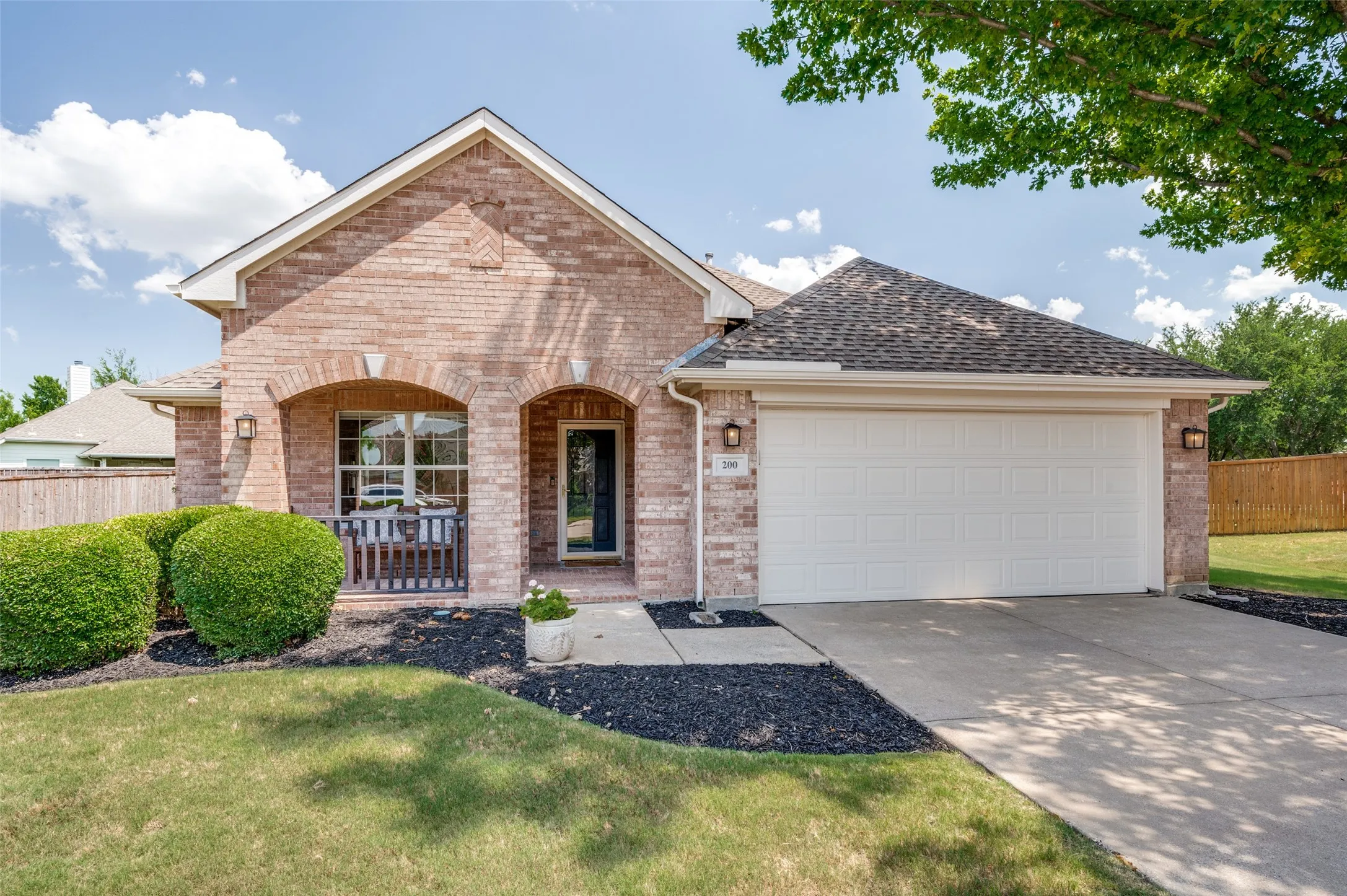 Single Family Residence For Sale in Collin County , 200 Ferndale Drive, Mc Kinney, Texas 75071, 3 Bedroom, 2 Bathroom, 2 Garage spaces, 1,801 Sqft, built in 2004, mls#21326547, Real Estate Agent in Mc Kinney, Homes For Sale in Collin county, Homes For Sale in Mc Kinney, Realtor in Mc Kinney Texas, Real Estate Brokerage Independent Realty Texas, Luminita Cordes Realtor