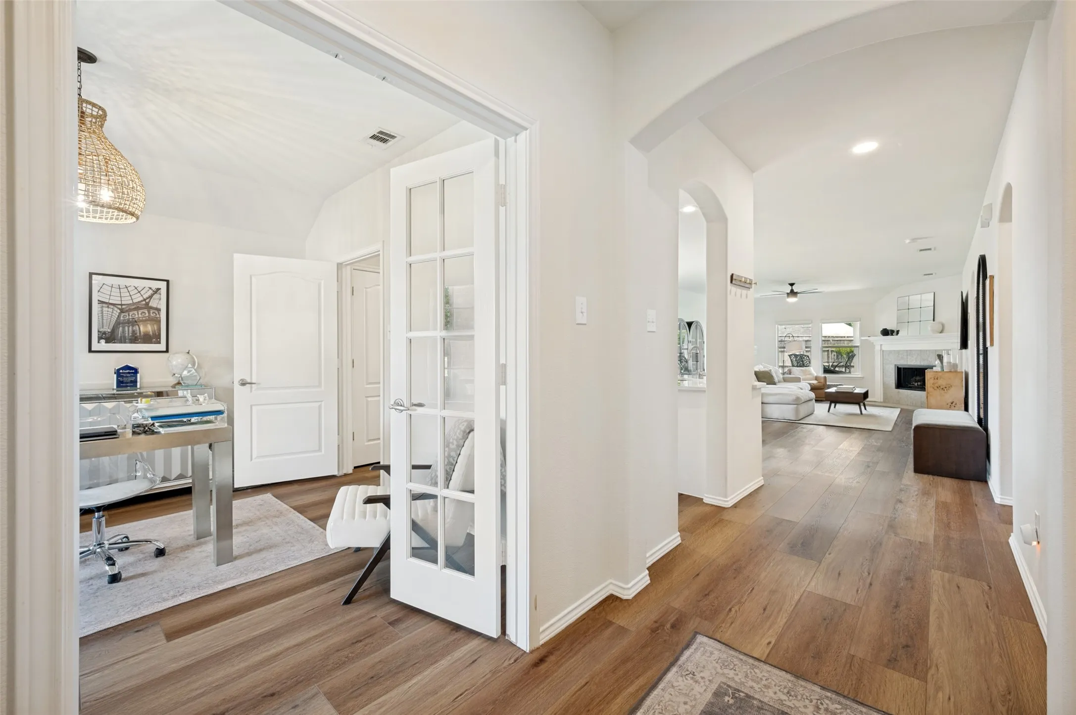 Single Family Residence For Sale in Collin County , 200 Ferndale Drive, Mc Kinney, Texas 75071, 3 Bedroom, 2 Bathroom, 2 Garage spaces, 1,801 Sqft, built in 2004, mls#21326547, Real Estate Agent in Mc Kinney, Homes For Sale in Collin county, Homes For Sale in Mc Kinney, Realtor in Mc Kinney Texas, Real Estate Brokerage Independent Realty Texas, Luminita Cordes Realtor