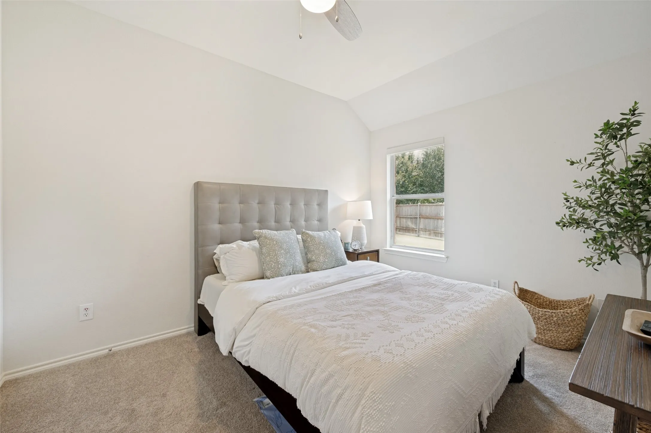 Single Family Residence For Sale in Collin County , 200 Ferndale Drive, Mc Kinney, Texas 75071, 3 Bedroom, 2 Bathroom, 2 Garage spaces, 1,801 Sqft, built in 2004, mls#21326547, Real Estate Agent in Mc Kinney, Homes For Sale in Collin county, Homes For Sale in Mc Kinney, Realtor in Mc Kinney Texas, Real Estate Brokerage Independent Realty Texas, Luminita Cordes Realtor