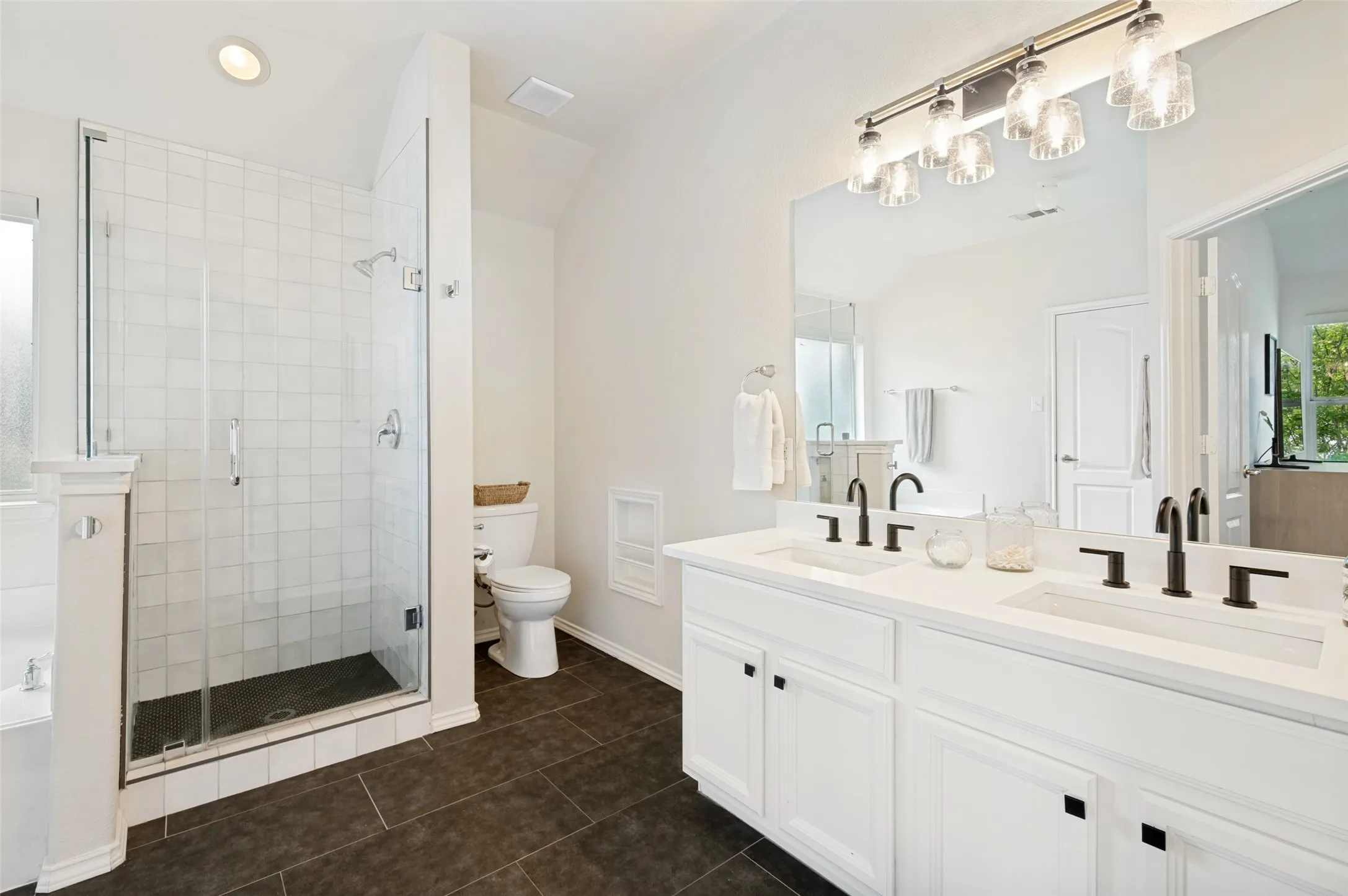 Single Family Residence For Sale in Collin County , 200 Ferndale Drive, Mc Kinney, Texas 75071, 3 Bedroom, 2 Bathroom, 2 Garage spaces, 1,801 Sqft, built in 2004, mls#21326547, Real Estate Agent in Mc Kinney, Homes For Sale in Collin county, Homes For Sale in Mc Kinney, Realtor in Mc Kinney Texas, Real Estate Brokerage Independent Realty Texas, Luminita Cordes Realtor
