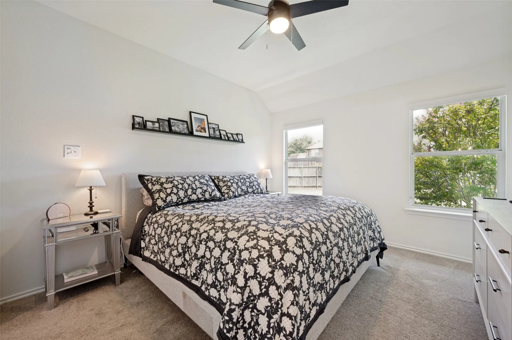 Single Family Residence For Sale in Collin County , 200 Ferndale Drive, Mc Kinney, Texas 75071, 3 Bedroom, 2 Bathroom, 2 Garage spaces, 1,801 Sqft, built in 2004, mls#21326547, Real Estate Agent in Mc Kinney, Homes For Sale in Collin county, Homes For Sale in Mc Kinney, Realtor in Mc Kinney Texas, Real Estate Brokerage Independent Realty Texas, Luminita Cordes Realtor