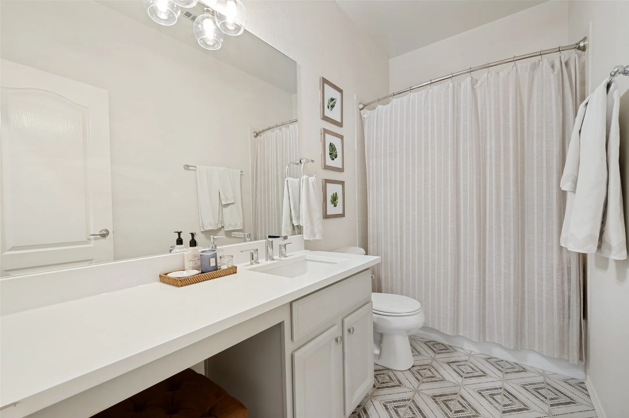 Single Family Residence For Sale in Collin County , 200 Ferndale Drive, Mc Kinney, Texas 75071, 3 Bedroom, 2 Bathroom, 2 Garage spaces, 1,801 Sqft, built in 2004, mls#21326547, Real Estate Agent in Mc Kinney, Homes For Sale in Collin county, Homes For Sale in Mc Kinney, Realtor in Mc Kinney Texas, Real Estate Brokerage Independent Realty Texas, Luminita Cordes Realtor