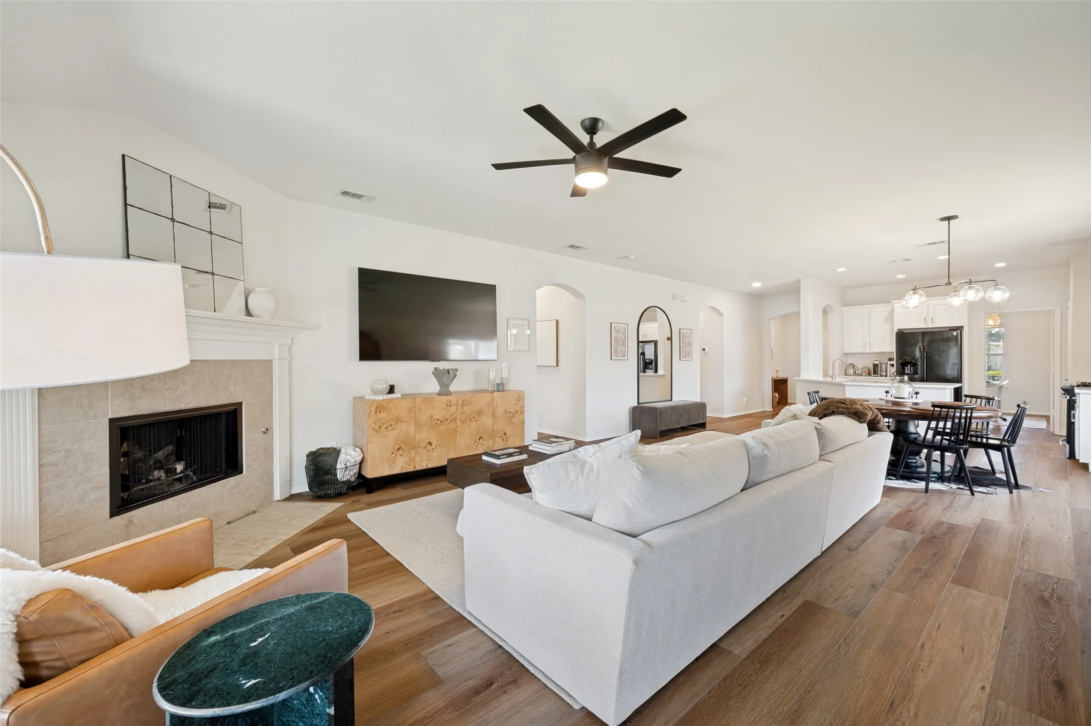Single Family Residence For Sale in Collin County , 200 Ferndale Drive, Mc Kinney, Texas 75071, 3 Bedroom, 2 Bathroom, 2 Garage spaces, 1,801 Sqft, built in 2004, mls#21326547, Real Estate Agent in Mc Kinney, Homes For Sale in Collin county, Homes For Sale in Mc Kinney, Realtor in Mc Kinney Texas, Real Estate Brokerage Independent Realty Texas, Luminita Cordes Realtor