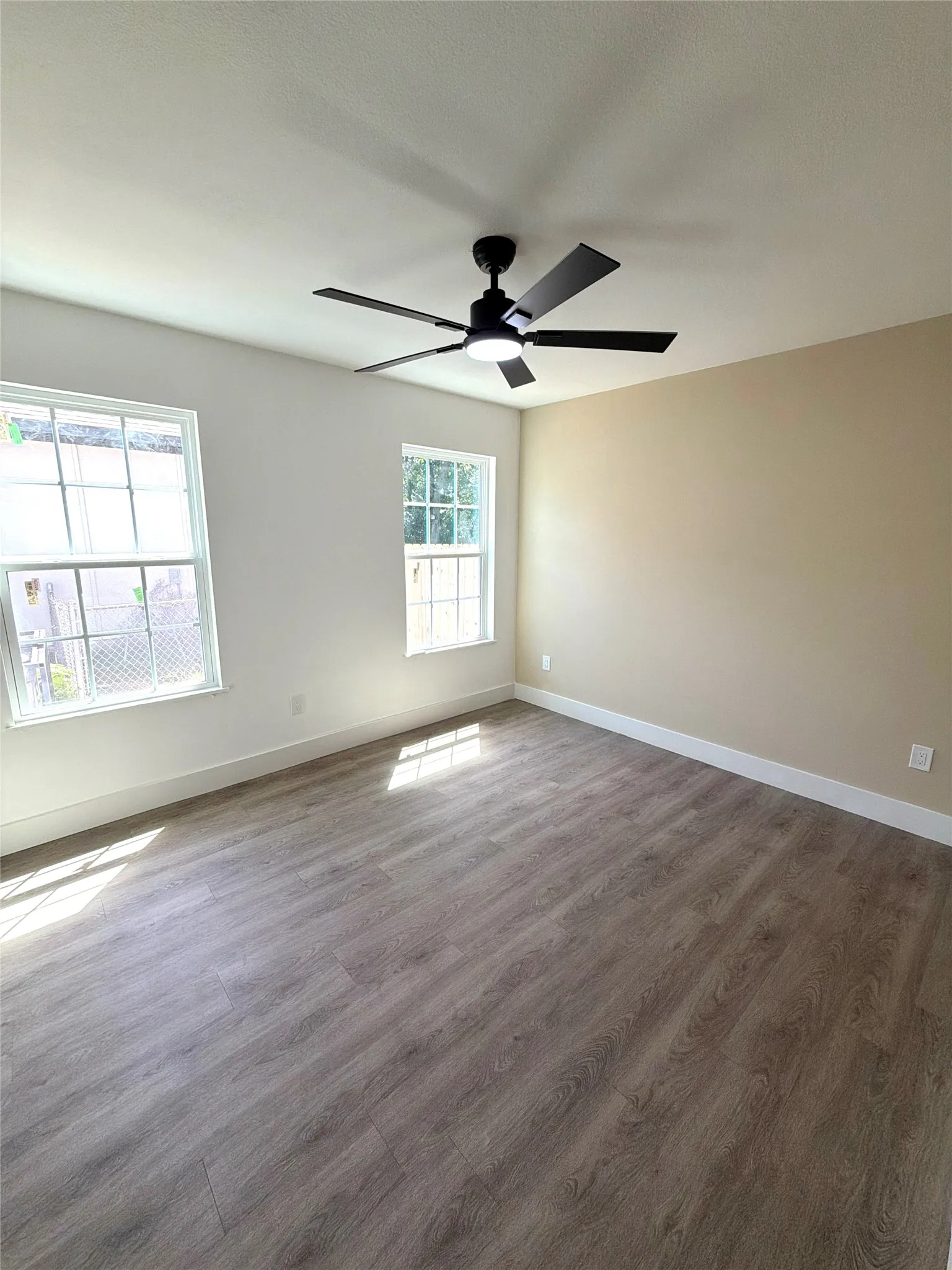 Single Family Residence For Sale in Dallas County , 2218 Kathleen Avenue, Dallas, Texas 75216, 3 Bedroom, 2 Bathroom, Garage spaces, 1,478 Sqft, built in 1949, mls#21327763, Real Estate Agent in Dallas, Homes For Sale in Dallas county, Homes For Sale in Dallas, Realtor in Dallas Texas, Real Estate Brokerage Independent Realty Texas, Luminita Cordes Realtor
