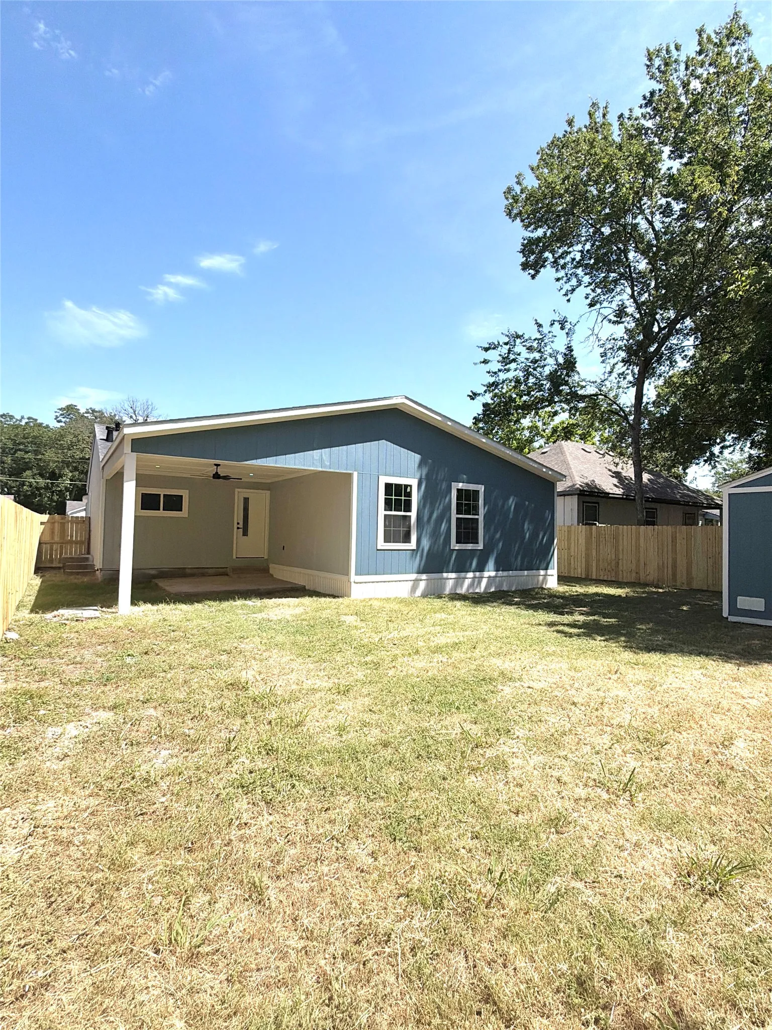 Single Family Residence For Sale in Dallas County , 2218 Kathleen Avenue, Dallas, Texas 75216, 3 Bedroom, 2 Bathroom, Garage spaces, 1,478 Sqft, built in 1949, mls#21327763, Real Estate Agent in Dallas, Homes For Sale in Dallas county, Homes For Sale in Dallas, Realtor in Dallas Texas, Real Estate Brokerage Independent Realty Texas, Luminita Cordes Realtor