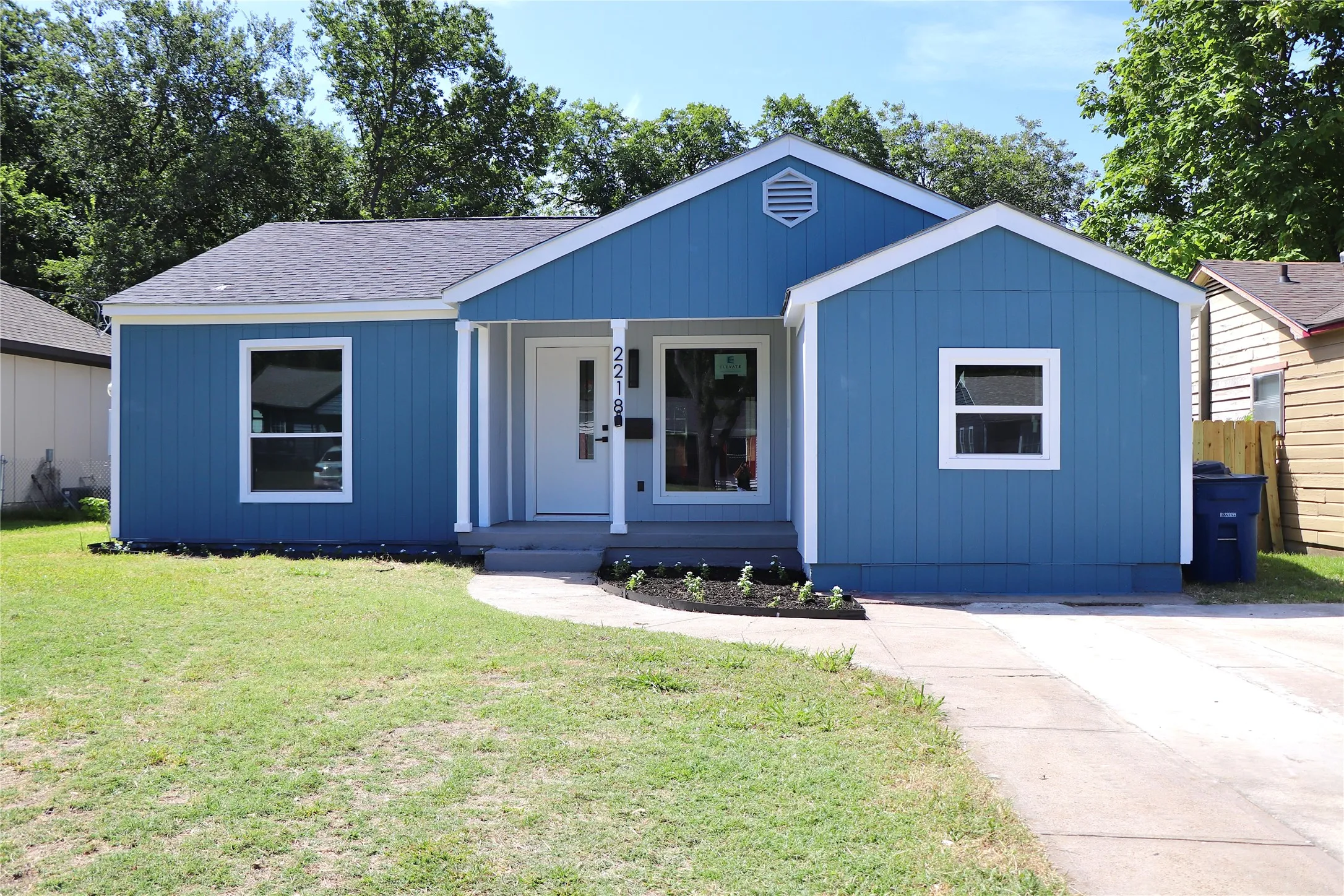 Single Family Residence For Sale in Dallas County , 2218 Kathleen Avenue, Dallas, Texas 75216, 3 Bedroom, 2 Bathroom, Garage spaces, 1,478 Sqft, built in 1949, mls#21327763, Real Estate Agent in Dallas, Homes For Sale in Dallas county, Homes For Sale in Dallas, Realtor in Dallas Texas, Real Estate Brokerage Independent Realty Texas, Luminita Cordes Realtor