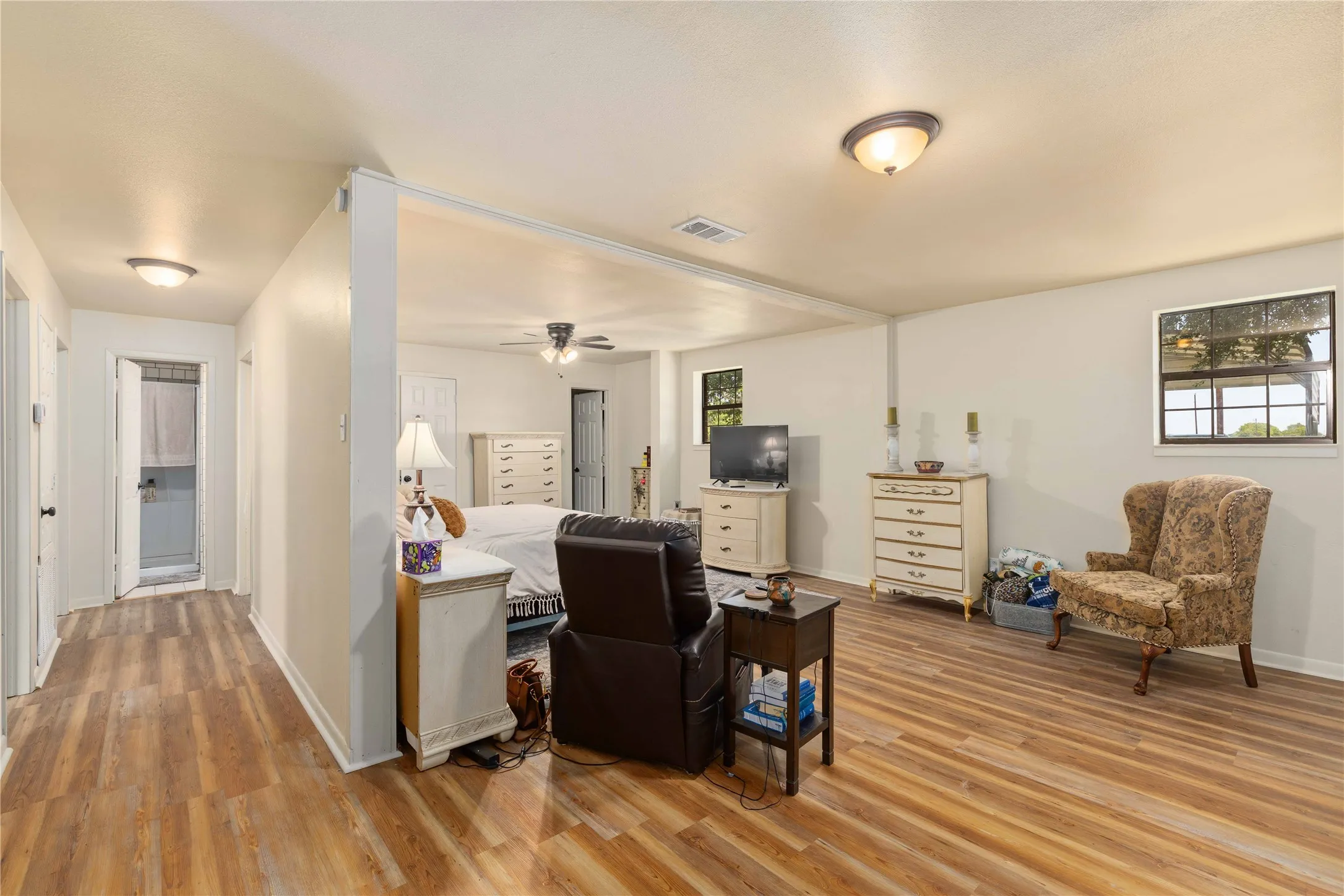 Single Family Residence For Sale in Brown County , 3001 County Road 404, Early, Texas 76802, 6 Bedroom, 4 Bathroom, Garage spaces, 3,410 Sqft, built in 0, mls#21327777, Real Estate Agent in Early, Homes For Sale in Brown county, Homes For Sale in Early, Realtor in Early Texas, Real Estate Brokerage Independent Realty Texas, Luminita Cordes Realtor