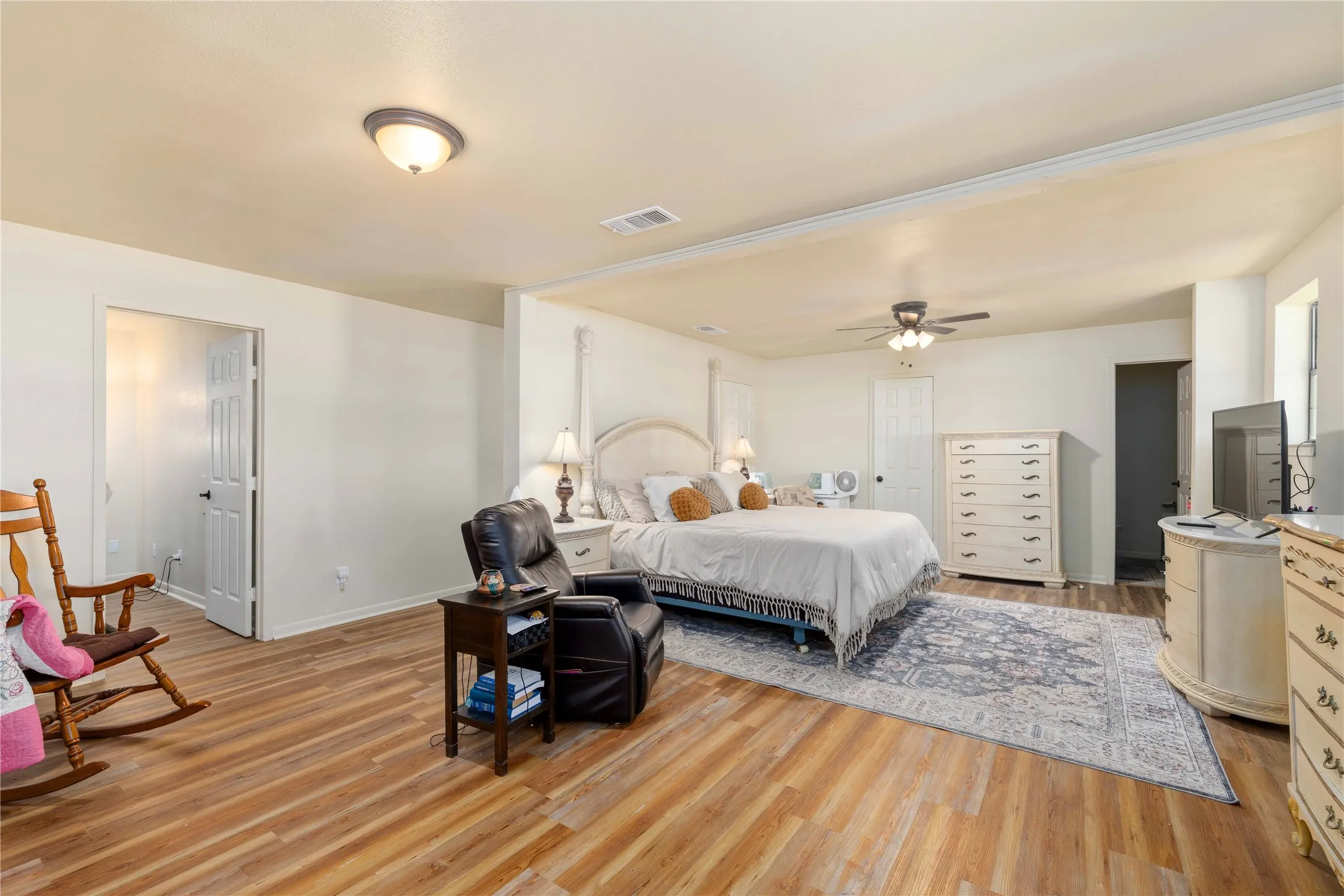 Single Family Residence For Sale in Brown County , 3001 County Road 404, Early, Texas 76802, 6 Bedroom, 4 Bathroom, Garage spaces, 3,410 Sqft, built in 0, mls#21327777, Real Estate Agent in Early, Homes For Sale in Brown county, Homes For Sale in Early, Realtor in Early Texas, Real Estate Brokerage Independent Realty Texas, Luminita Cordes Realtor