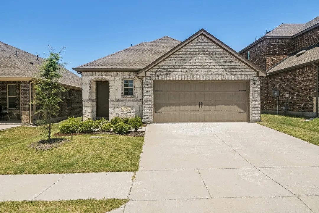Single Family Residence For Rent in Collin County , 609 Nature Stroll Road, Lavon, Texas 75166, 3 Bedroom, 2 Bathroom, 2 Garage spaces, 1,531 Sqft, built in 2023, mls#21327759, Real Estate Agent in Lavon, Homes For Rent in Collin county, Homes For Rent in Lavon, Realtor in Lavon Texas, Real Estate Brokerage Independent Realty Texas, Luminita Cordes Realtor
