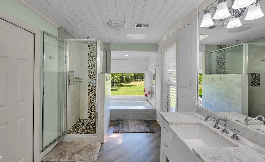 Single Family Residence For Sale in Bosque County , 5819 FM 56, Clifton, Texas 76634, 3 Bedroom, 3 Bathroom, 2 Garage spaces, 2,233 Sqft, built in 1987, mls#21327345, Real Estate Agent in Clifton, Homes For Sale in Bosque county, Homes For Sale in Clifton, Realtor in Clifton Texas, Real Estate Brokerage Independent Realty Texas, Luminita Cordes Realtor