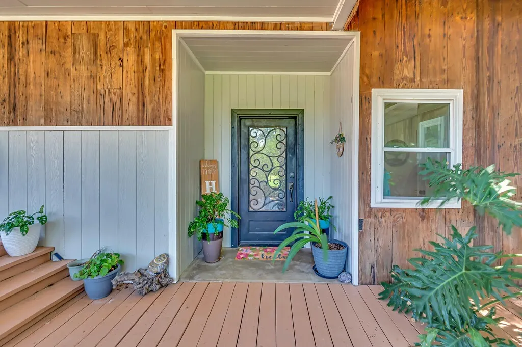 Single Family Residence For Sale in Bosque County , 5819 FM 56, Clifton, Texas 76634, 3 Bedroom, 3 Bathroom, 2 Garage spaces, 2,233 Sqft, built in 1987, mls#21327345, Real Estate Agent in Clifton, Homes For Sale in Bosque county, Homes For Sale in Clifton, Realtor in Clifton Texas, Real Estate Brokerage Independent Realty Texas, Luminita Cordes Realtor